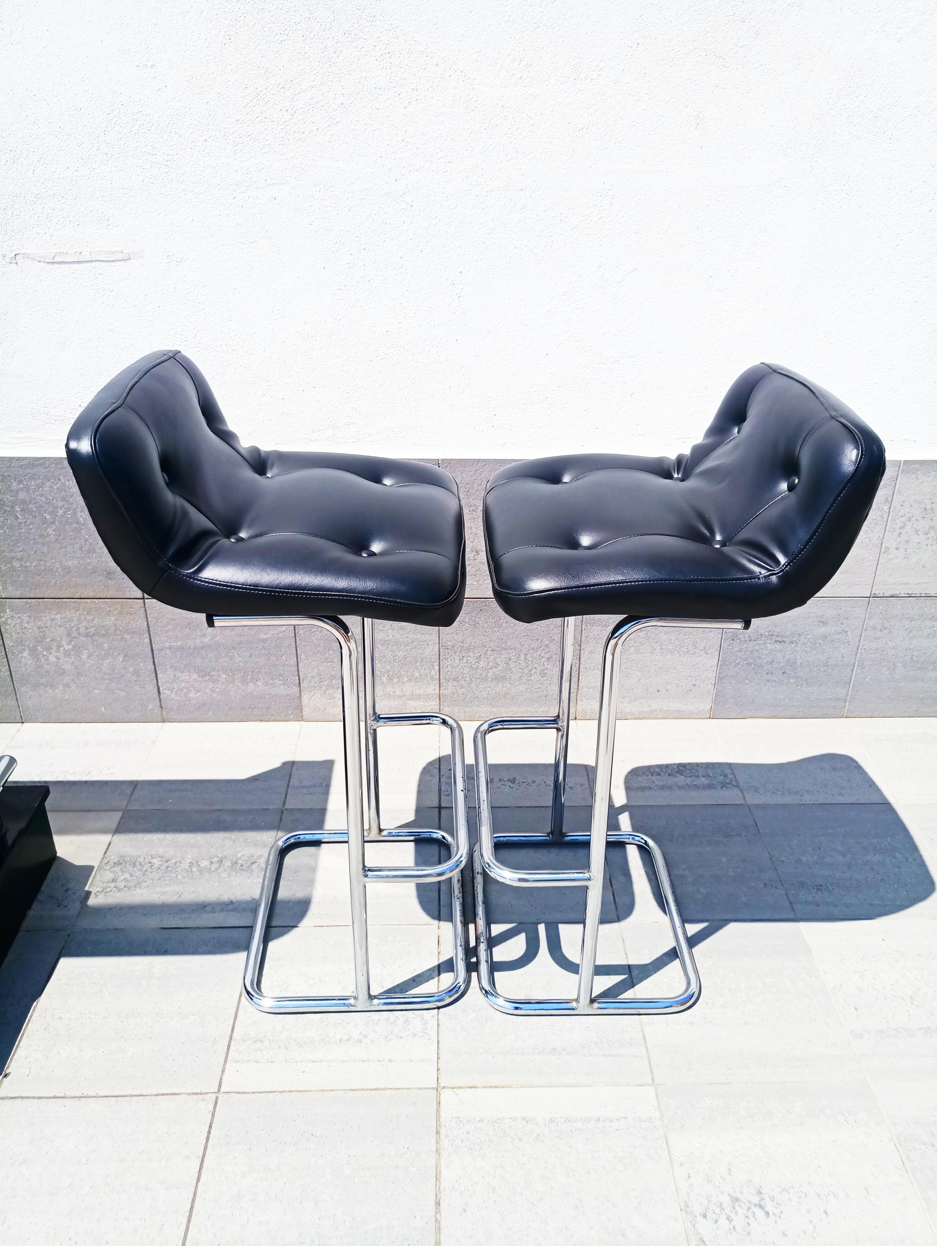 Set of French 1970s Dry Bar with Stools 9