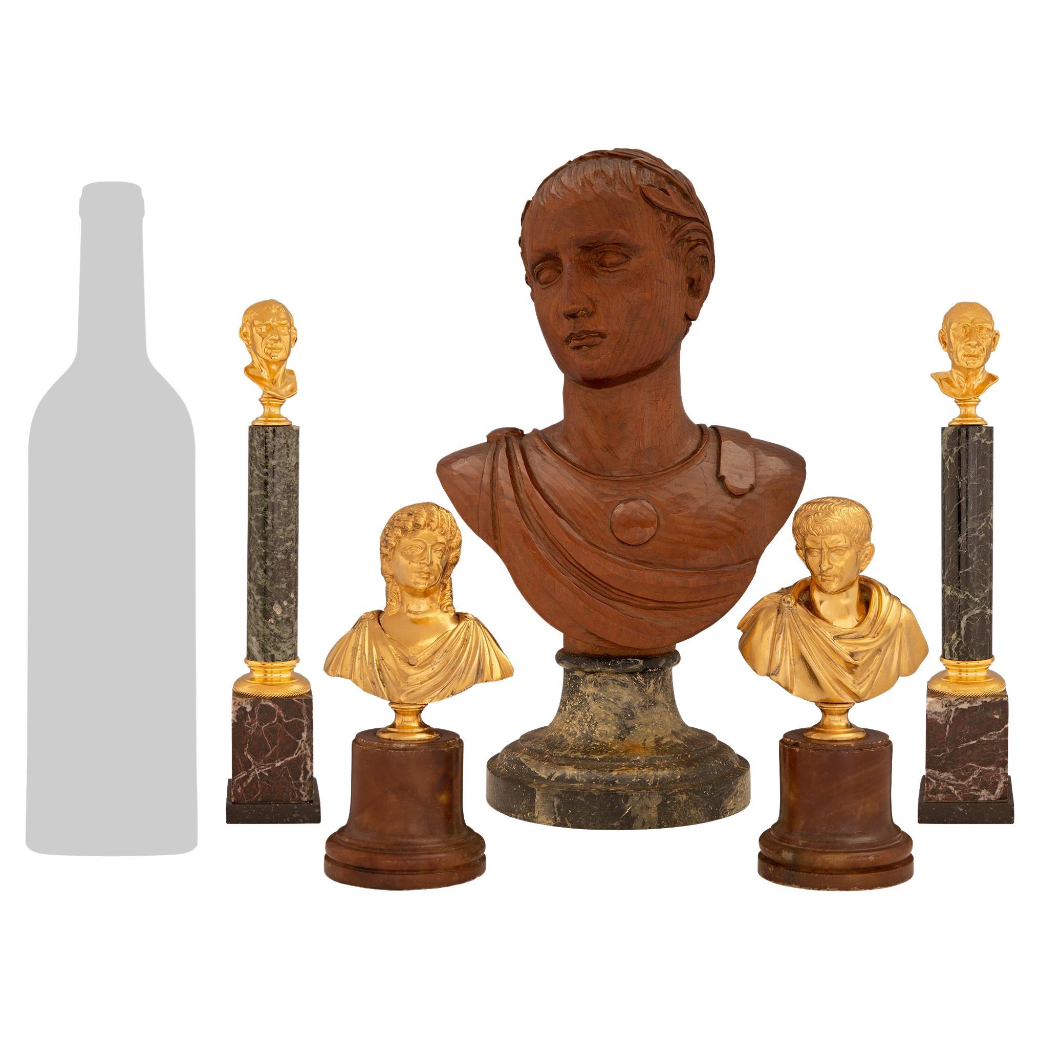 Ensemble de bustes et piédestaux d'époque Grand Tour du 19ème siècle en vente