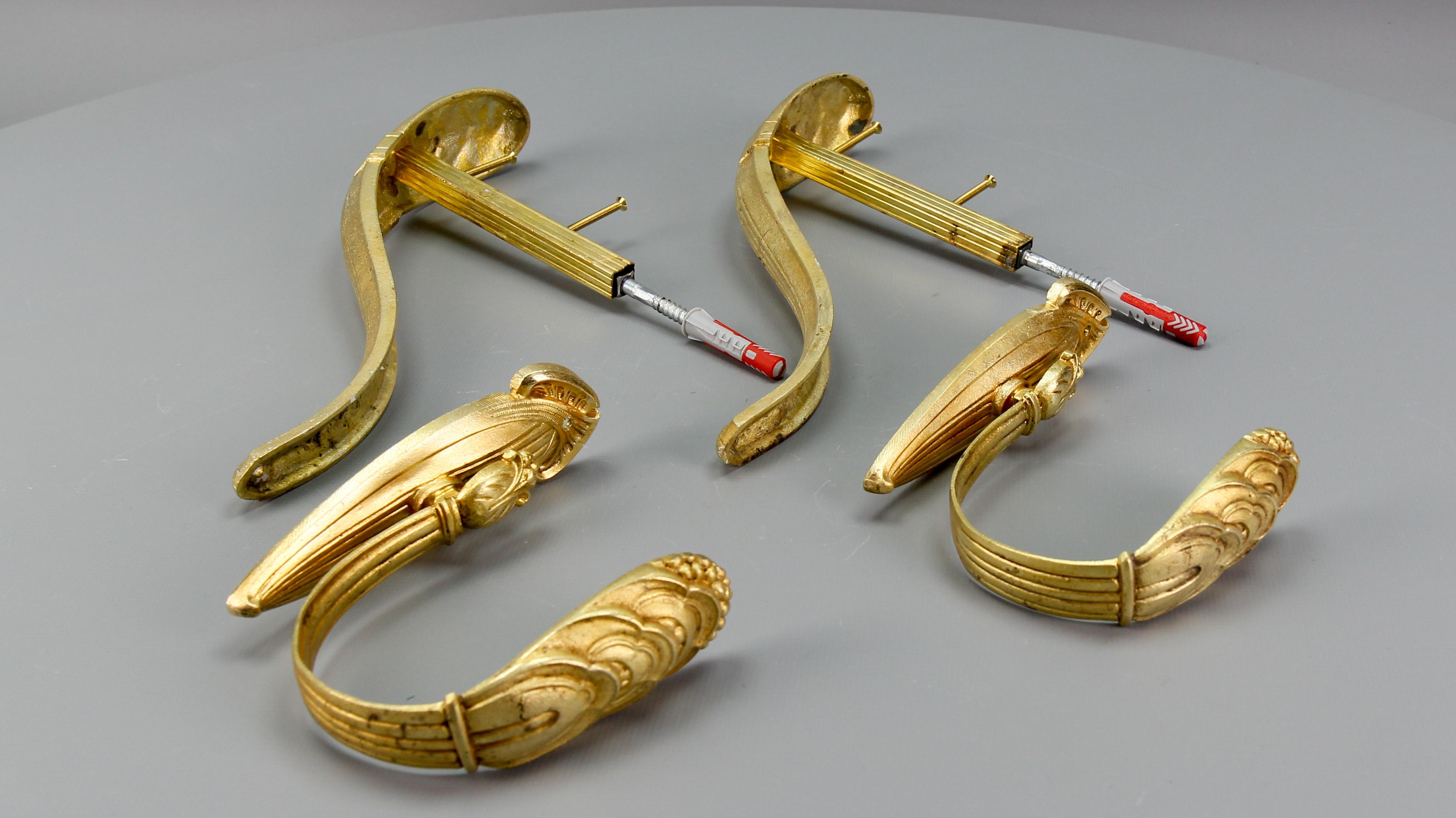 Set di supporti per bastoni da tenda in bronzo Art Deco francese e fermacravatte, 1930 ca. in vendita 3