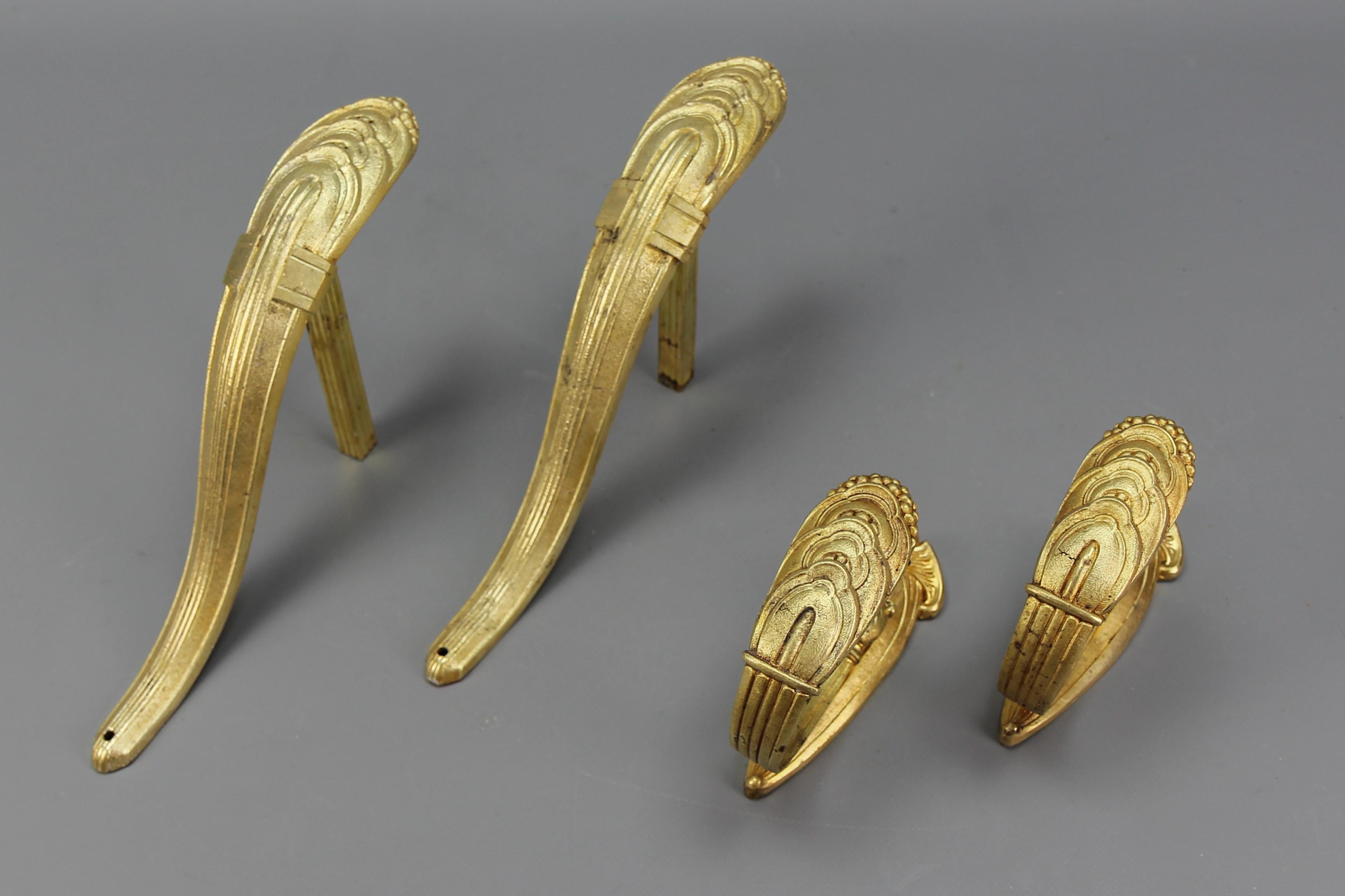 Metà XX secolo Set di supporti per bastoni da tenda in bronzo Art Deco francese e fermacravatte, 1930 ca. in vendita