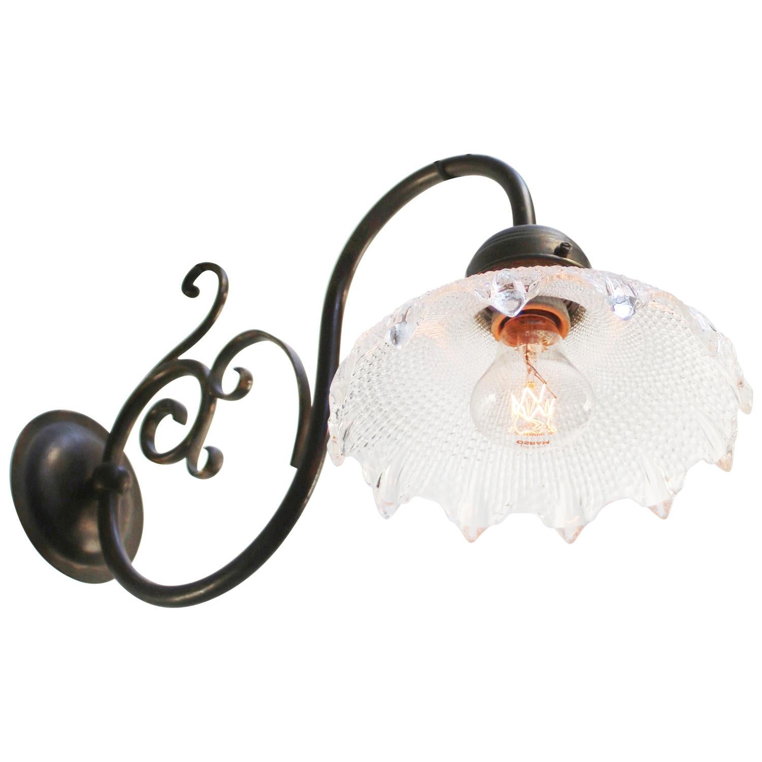 Set of French Art Nouveau Cut Glass Brass Sconces Wall Lamps In Good Condition In Amsterdam, NL