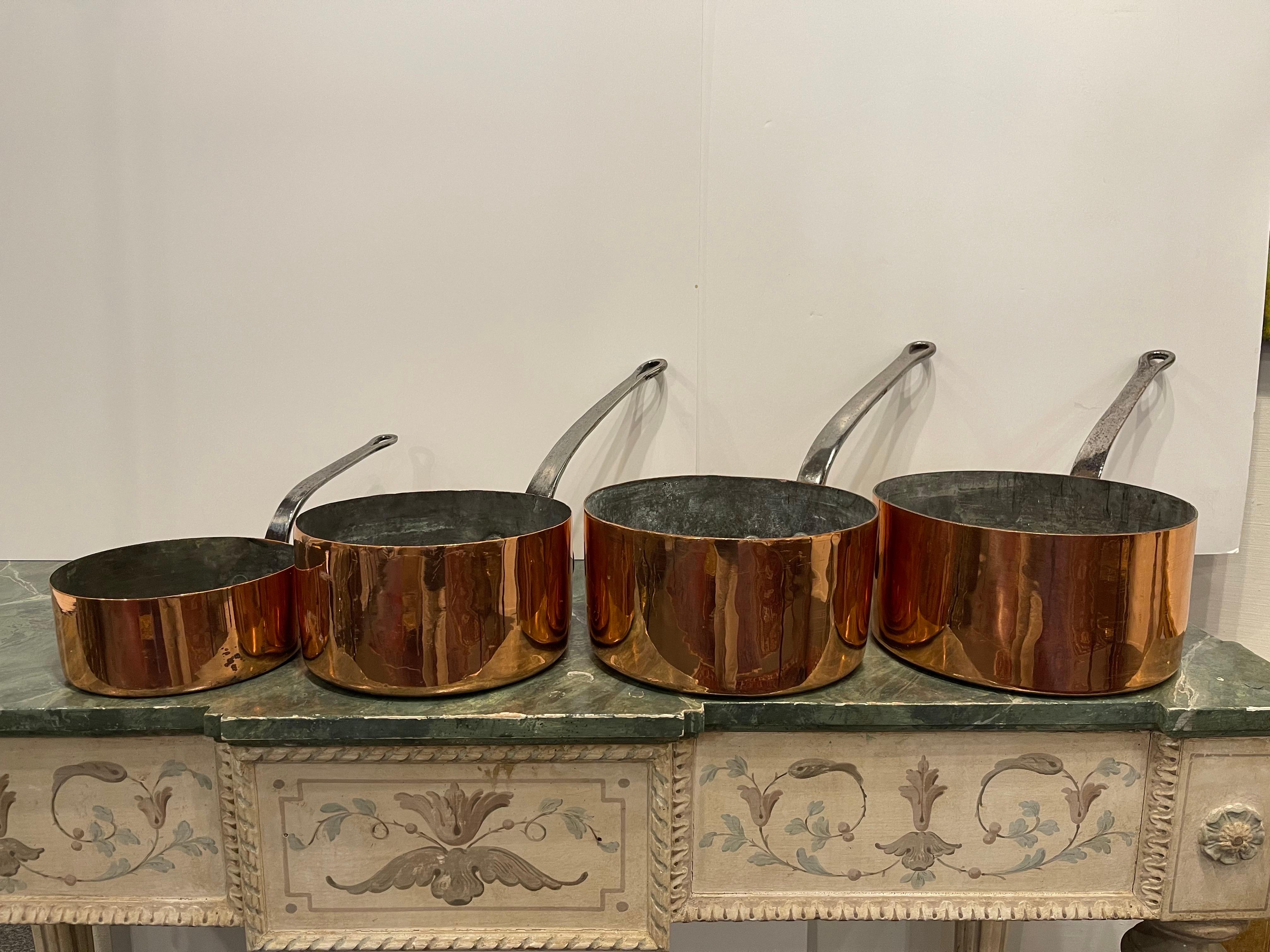 Set of French Four Copper Pots in Different Sizes, 19th Century For Sale 1