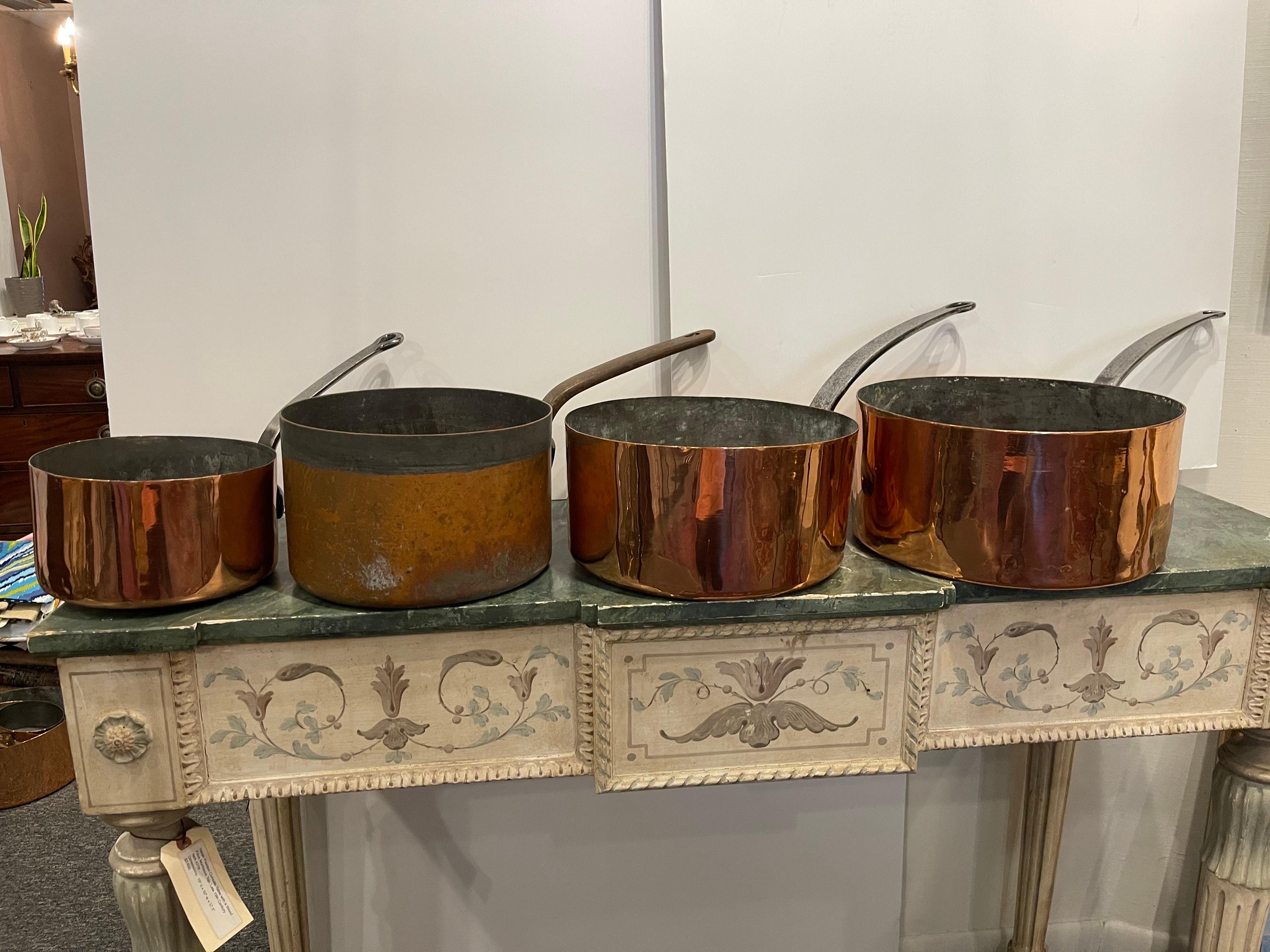 Set of French Four Copper Pots in Different Sizes, 19th Century For Sale 1