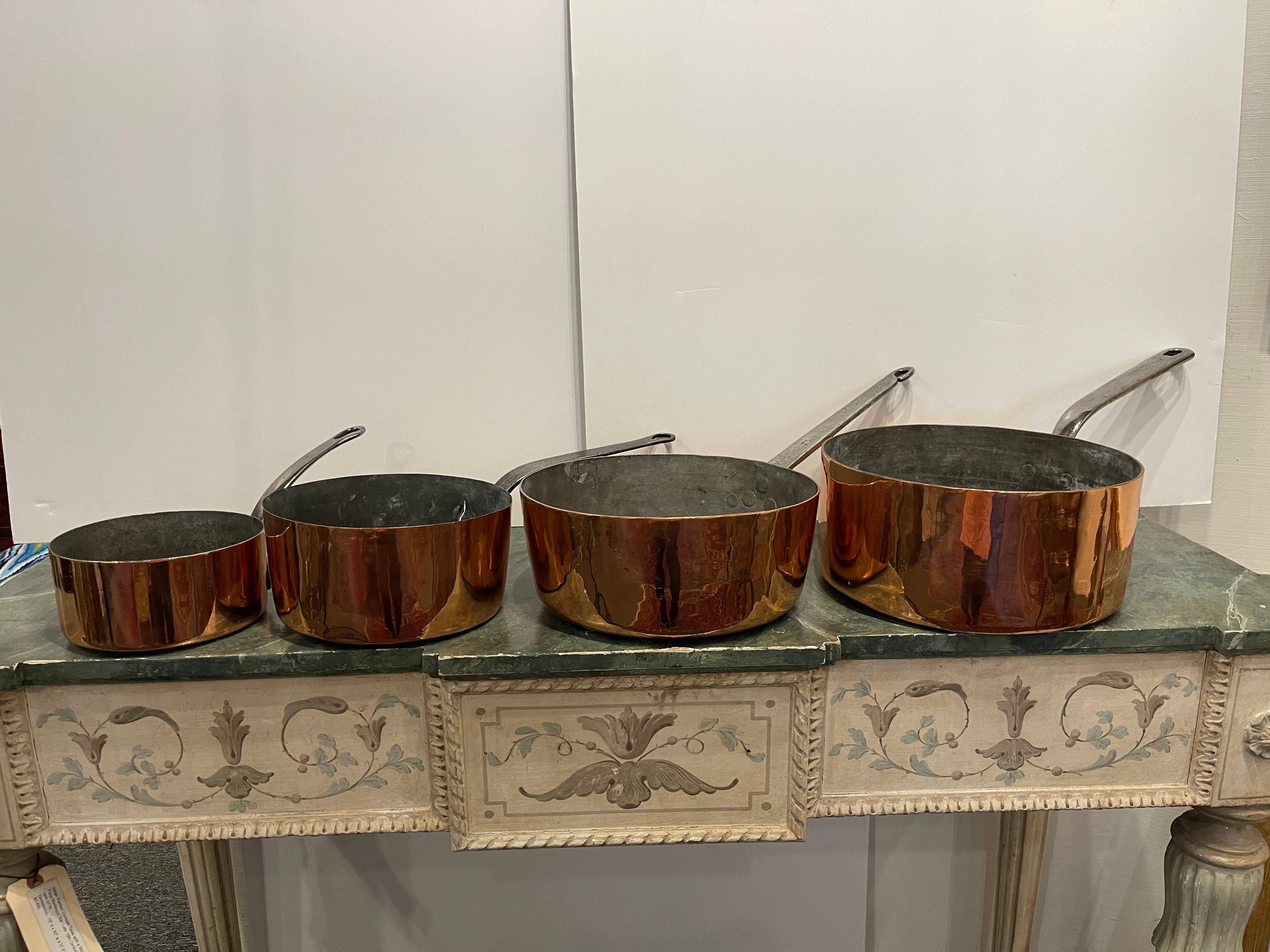 Set of French Four Copper Pots in Different Sizes, 19th Century For Sale 1