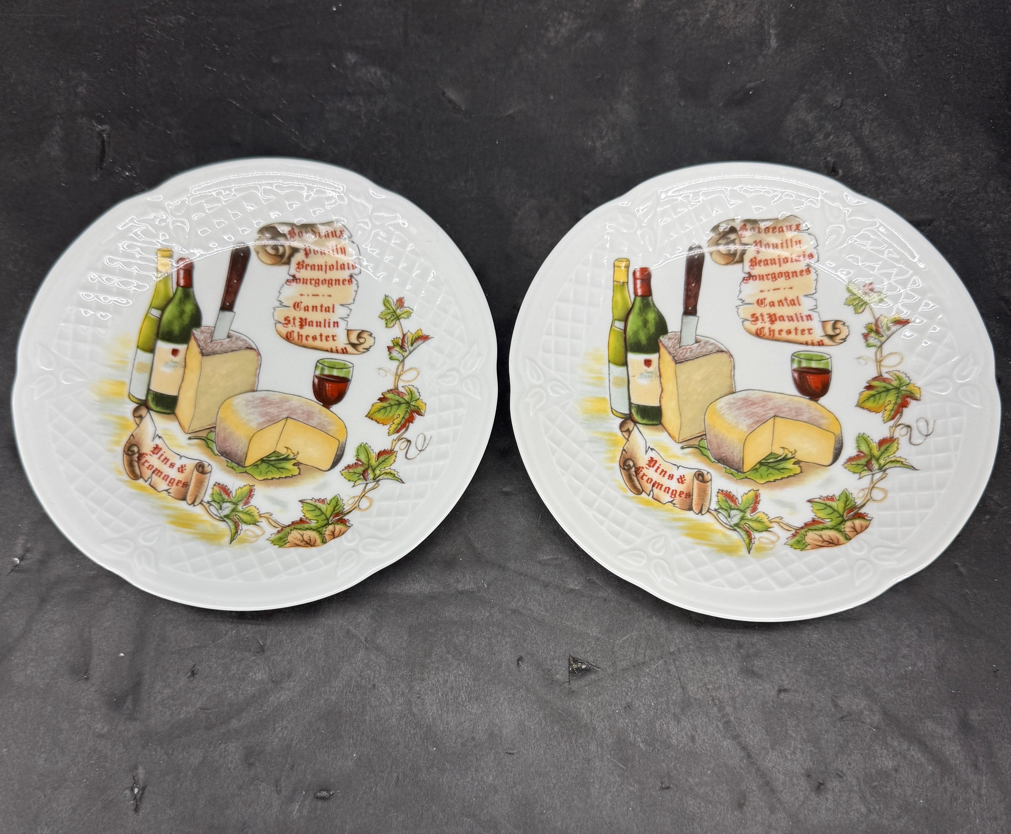 Set von französischen Limoge-Wein- Cheese-Porzellan-Applikationentellern im Zustand „Gut“ im Angebot in Haddonfield, NJ