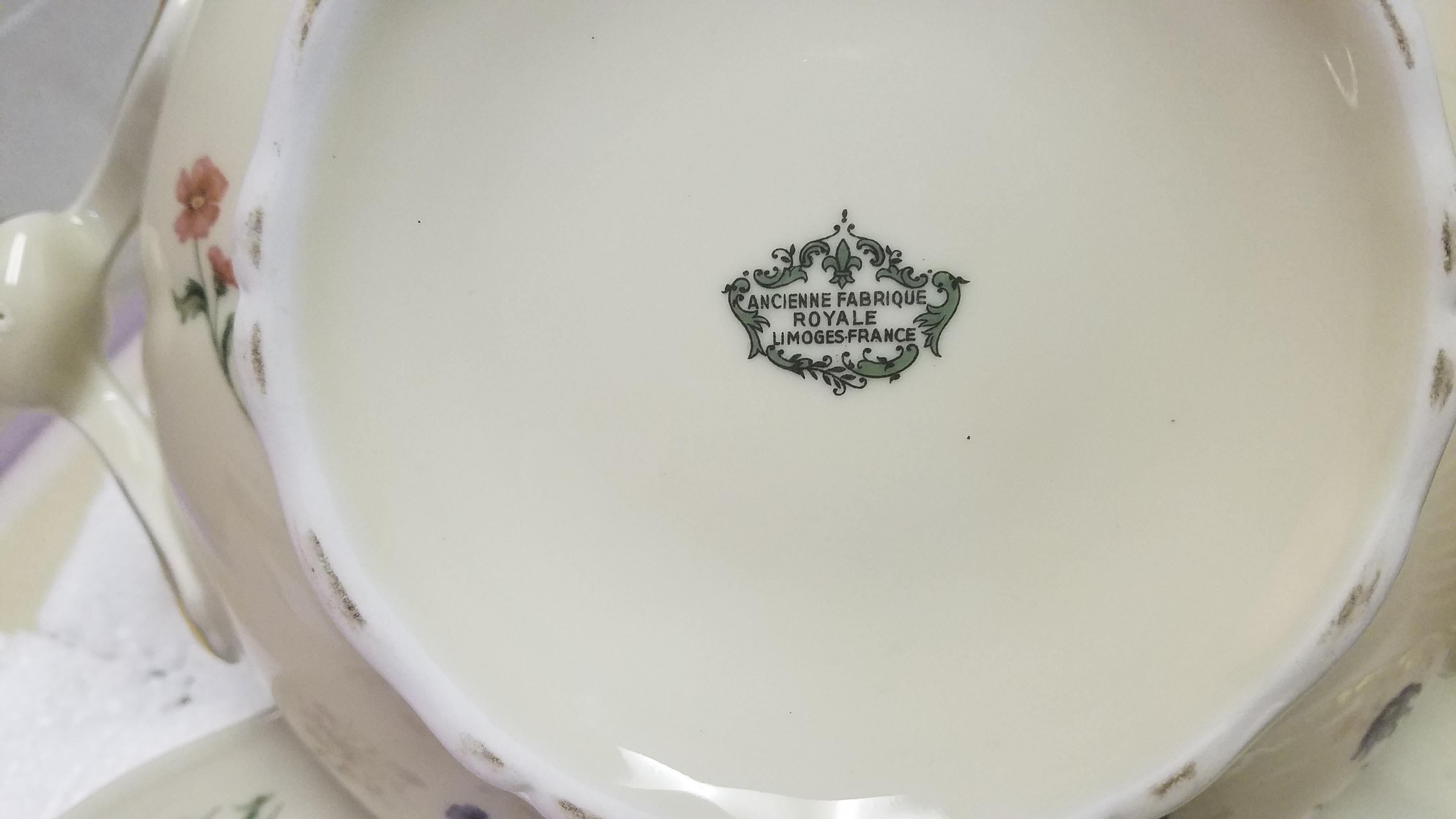 20th Century Set of French Limoges Dinnerware, 29 Pieces For Sale