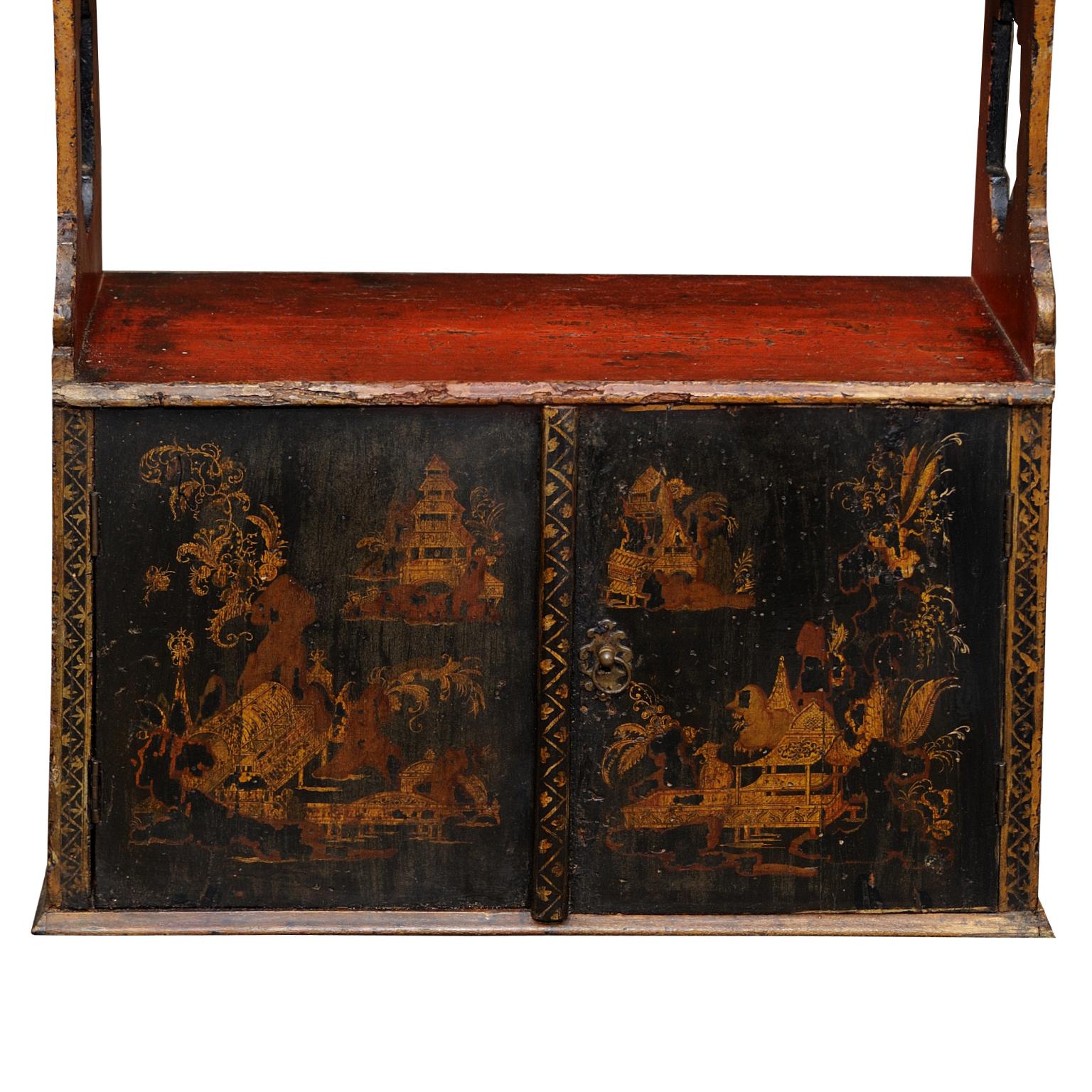Hand-Painted Set of French Louis XVI Chinoiserie Lacquered Hanging Shelves, circa 1780 For Sale