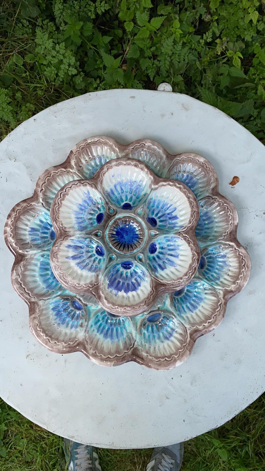 Set of French Majolica Oyster Plates & Platter Marcel Guillot, circa 1950 In Good Condition For Sale In Austin, TX