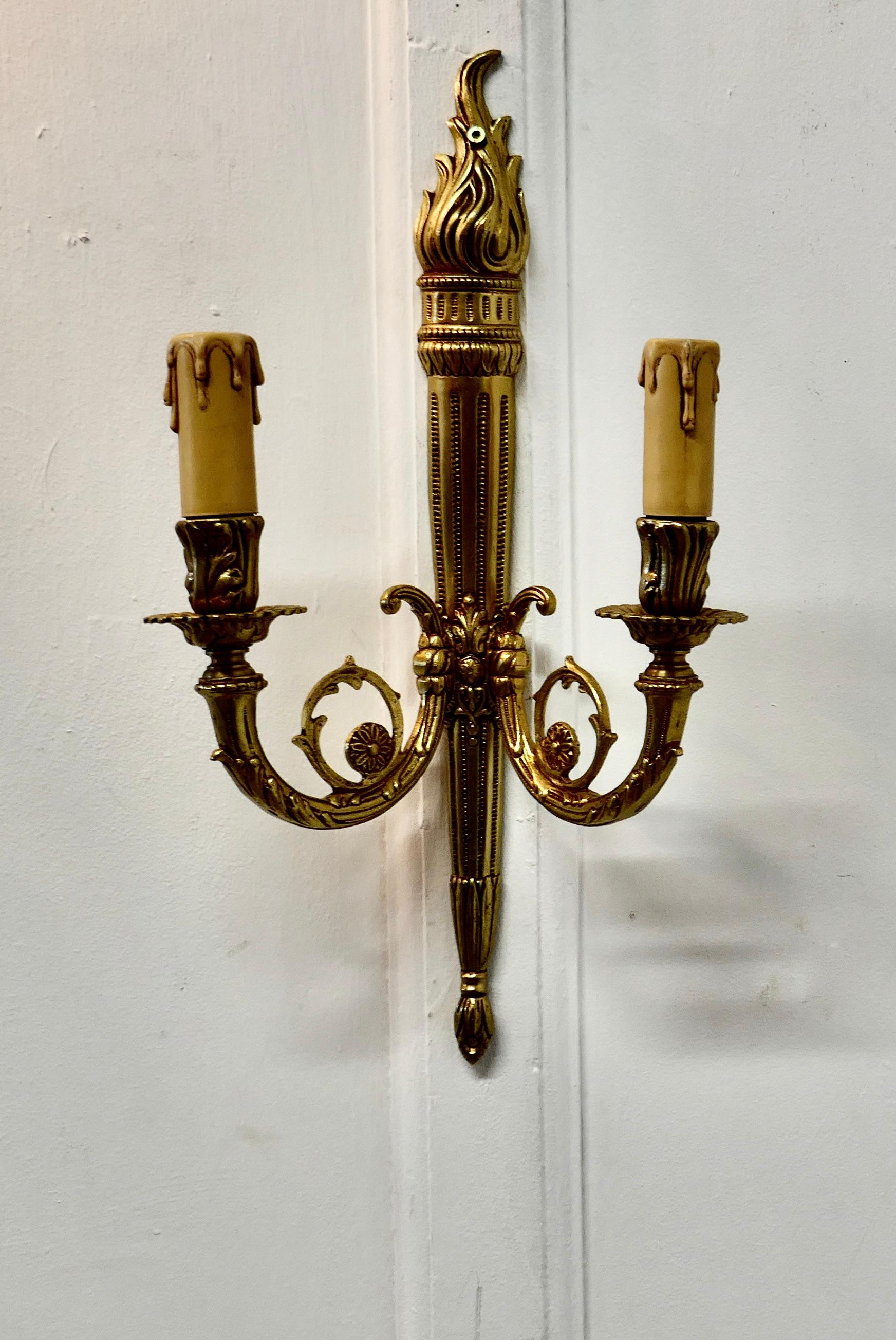 Set of French Neoclassical Large Brass Twin Wall Lights In Good Condition In Chillerton, Isle of Wight