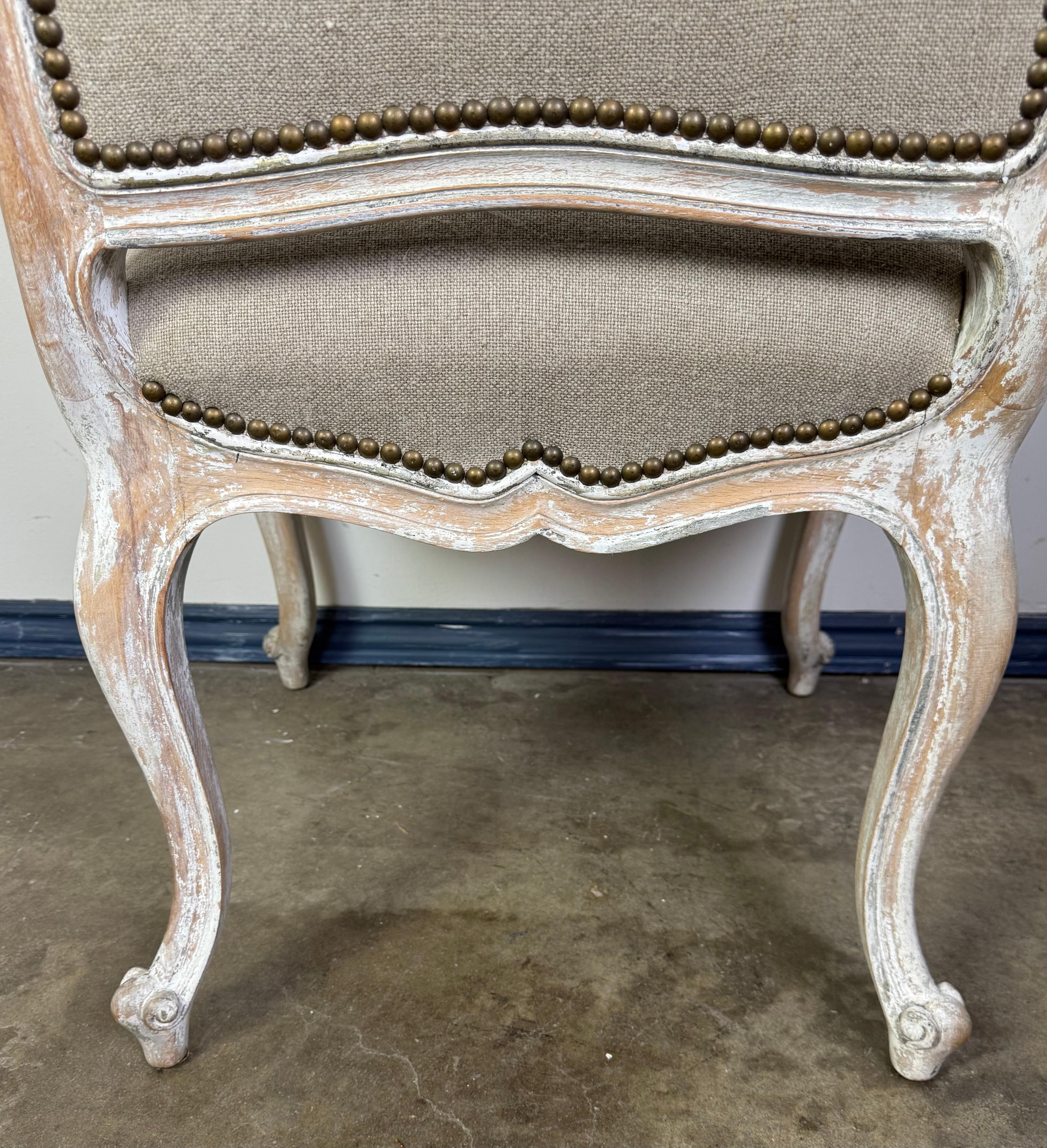Ensemble de chaises de salle à manger peintes en français C.I.C. en vente 6