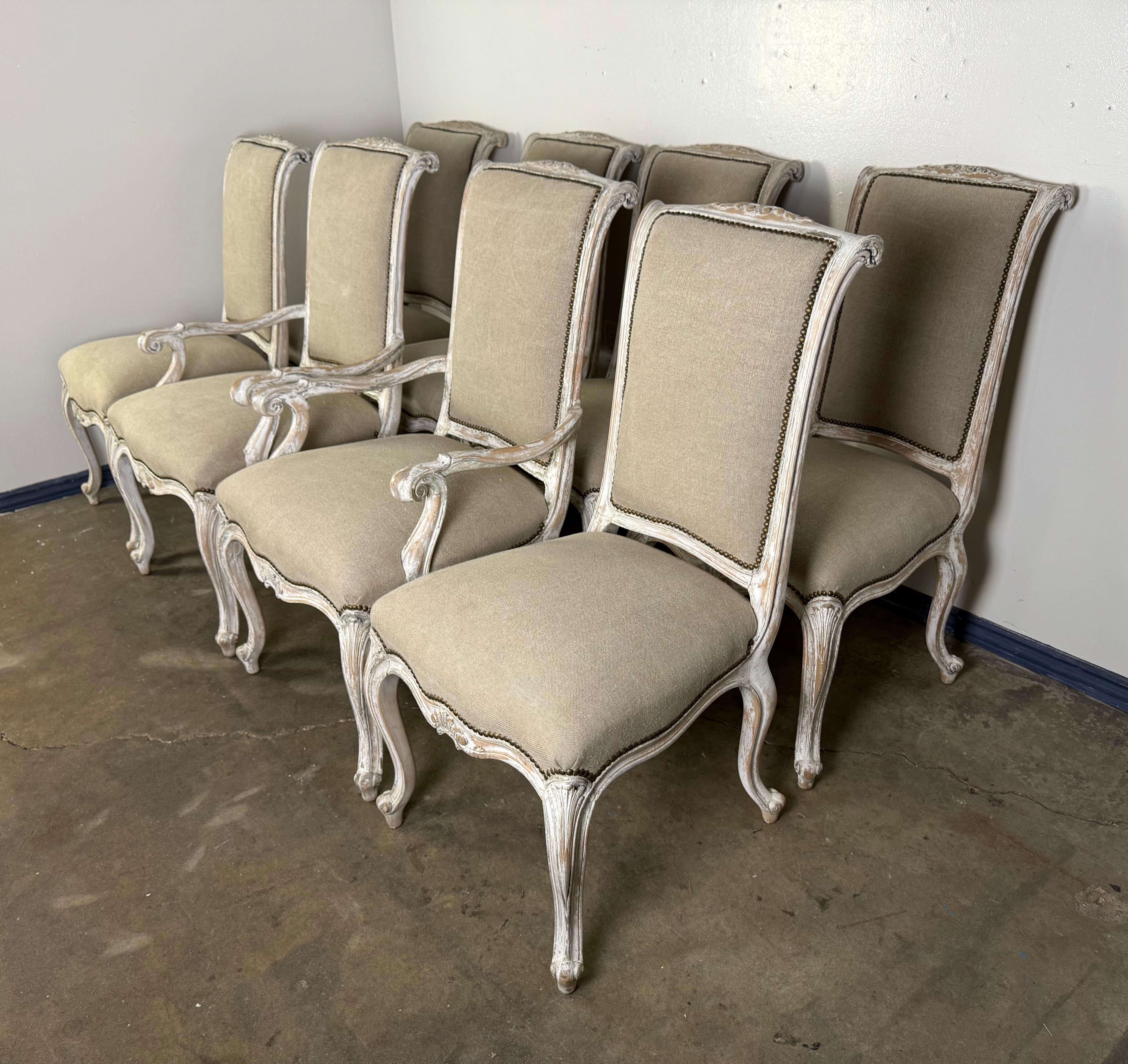 Louis XV Ensemble de chaises de salle à manger peintes en français C.I.C. en vente