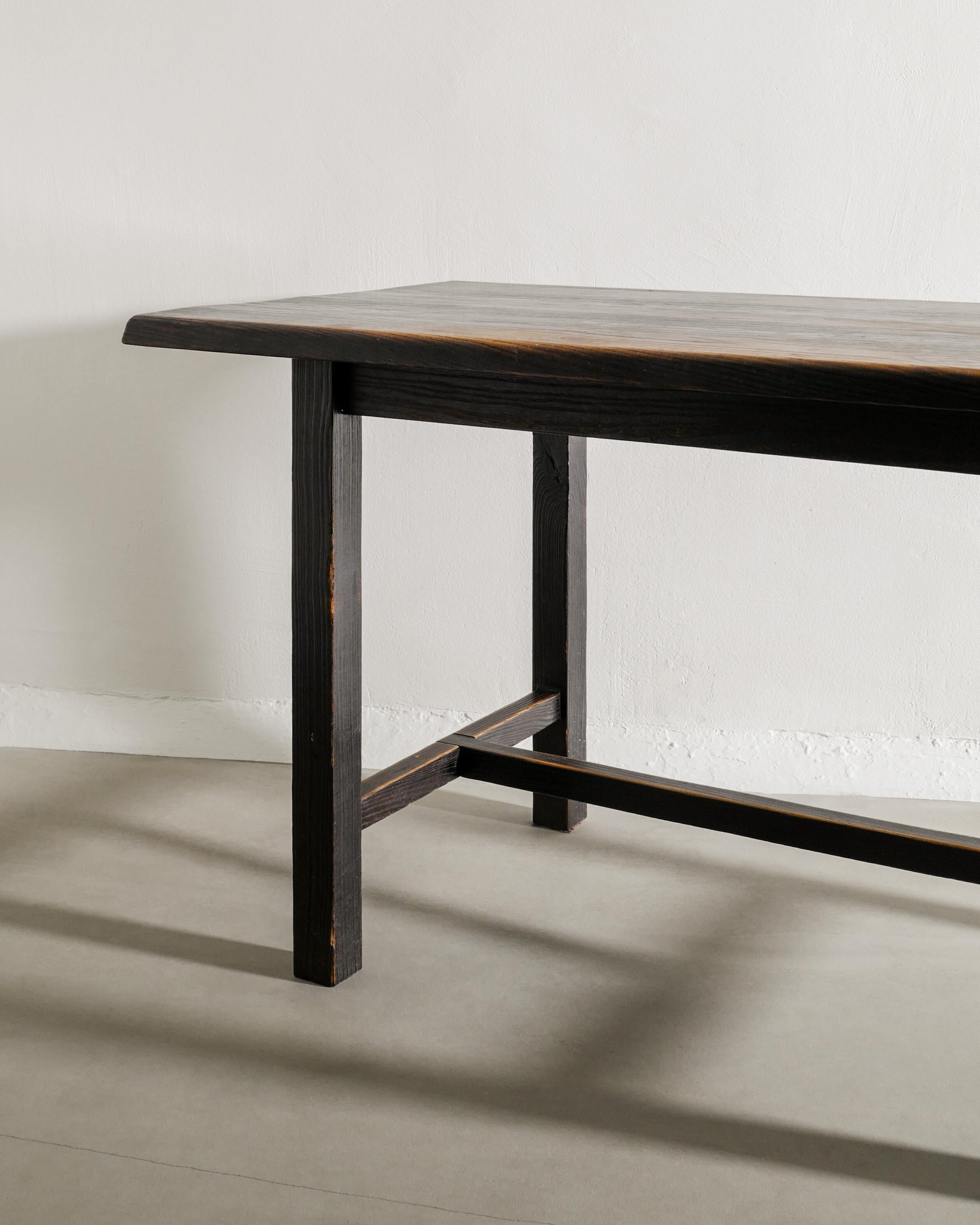 Milieu du XXe siècle Ensemble de canapé, table et tabourets en bois rustique français du milieu du siècle en Oak Oak foncé, années 1950 en vente