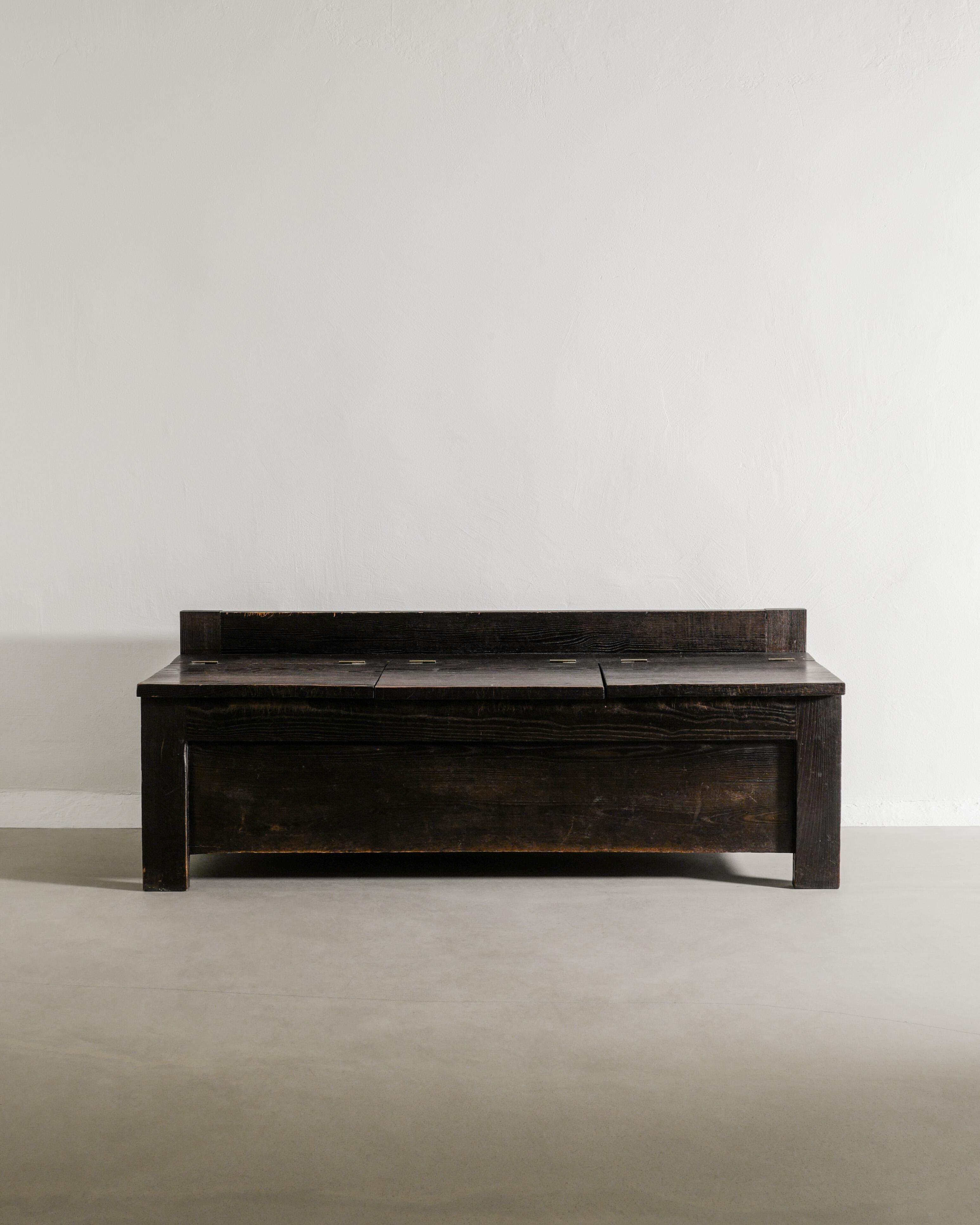 Ensemble de canapé, table et tabourets en bois rustique français du milieu du siècle en Oak Oak foncé, années 1950 en vente 1