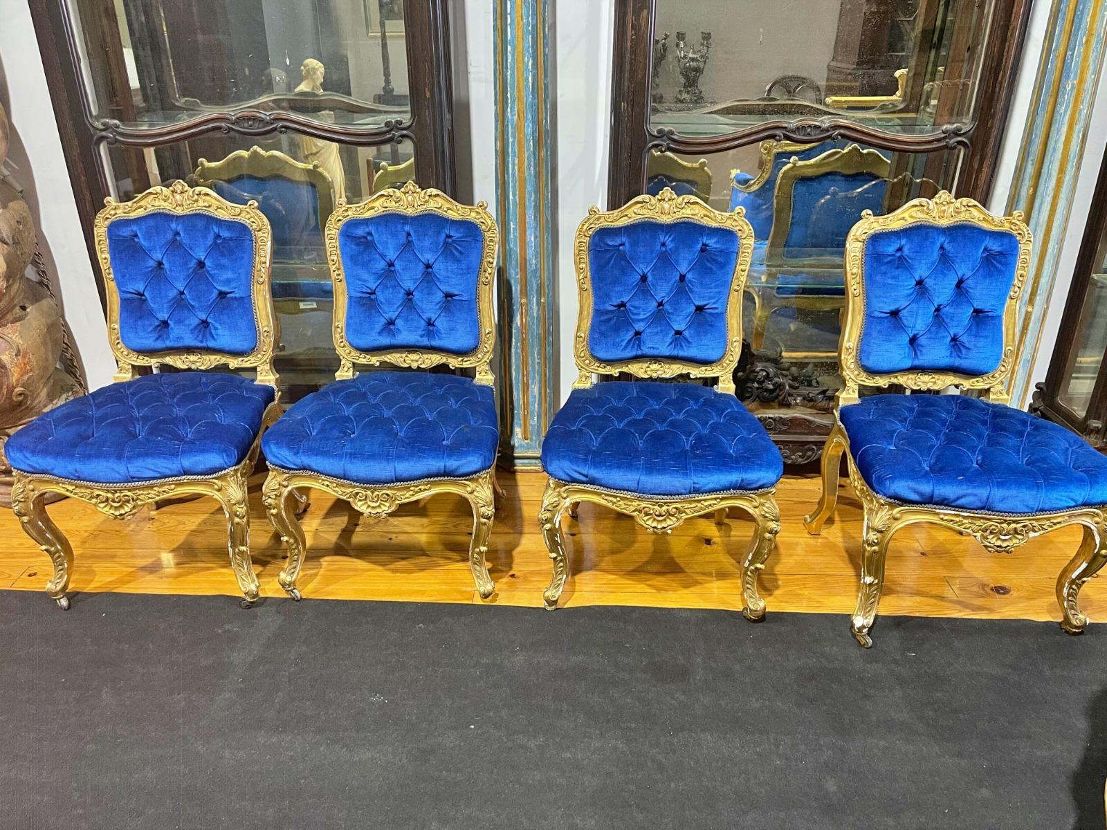 Title: Set of sofa and 4 chairs
Date/Period: XIX century
Dimension: Dim.: (Canapé) 110 x 201 x 70 cm. Dim.: (Chair) 94 x 50 x 50 cm.
Materials: made in carved and gilded wood
Additional information: French, 19th century, made in carved and