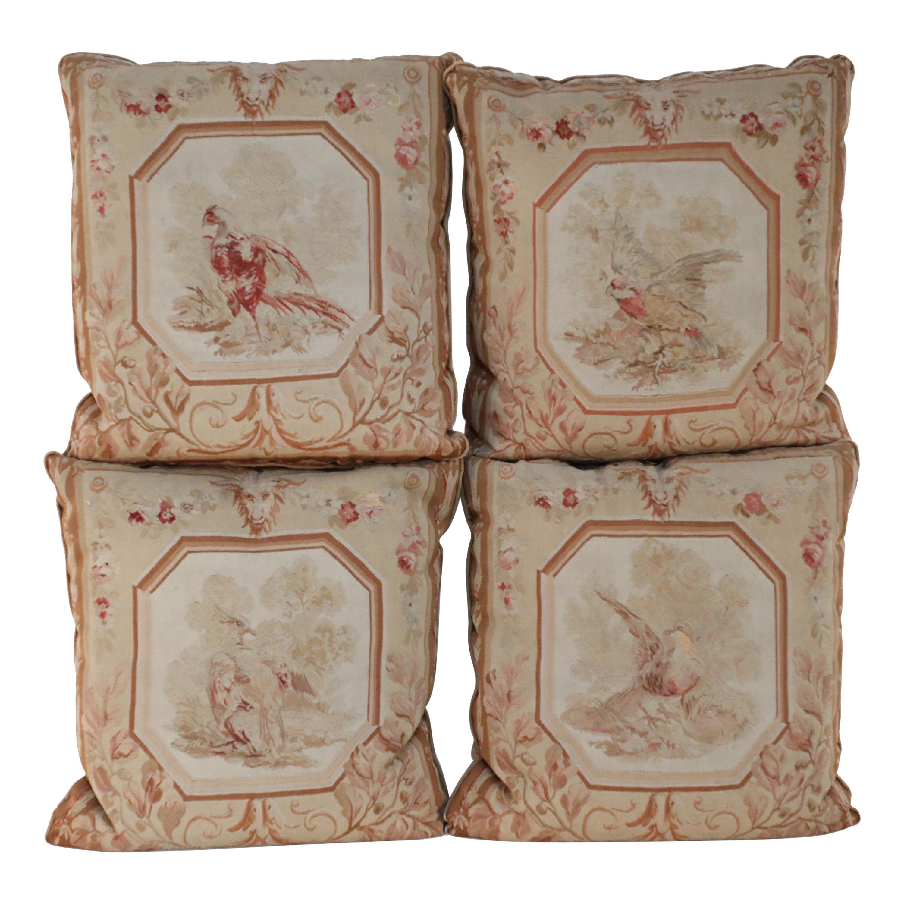 Juego de almohadas francesas victorianas cuadradas de aubusson beige con forma de pájaro en venta