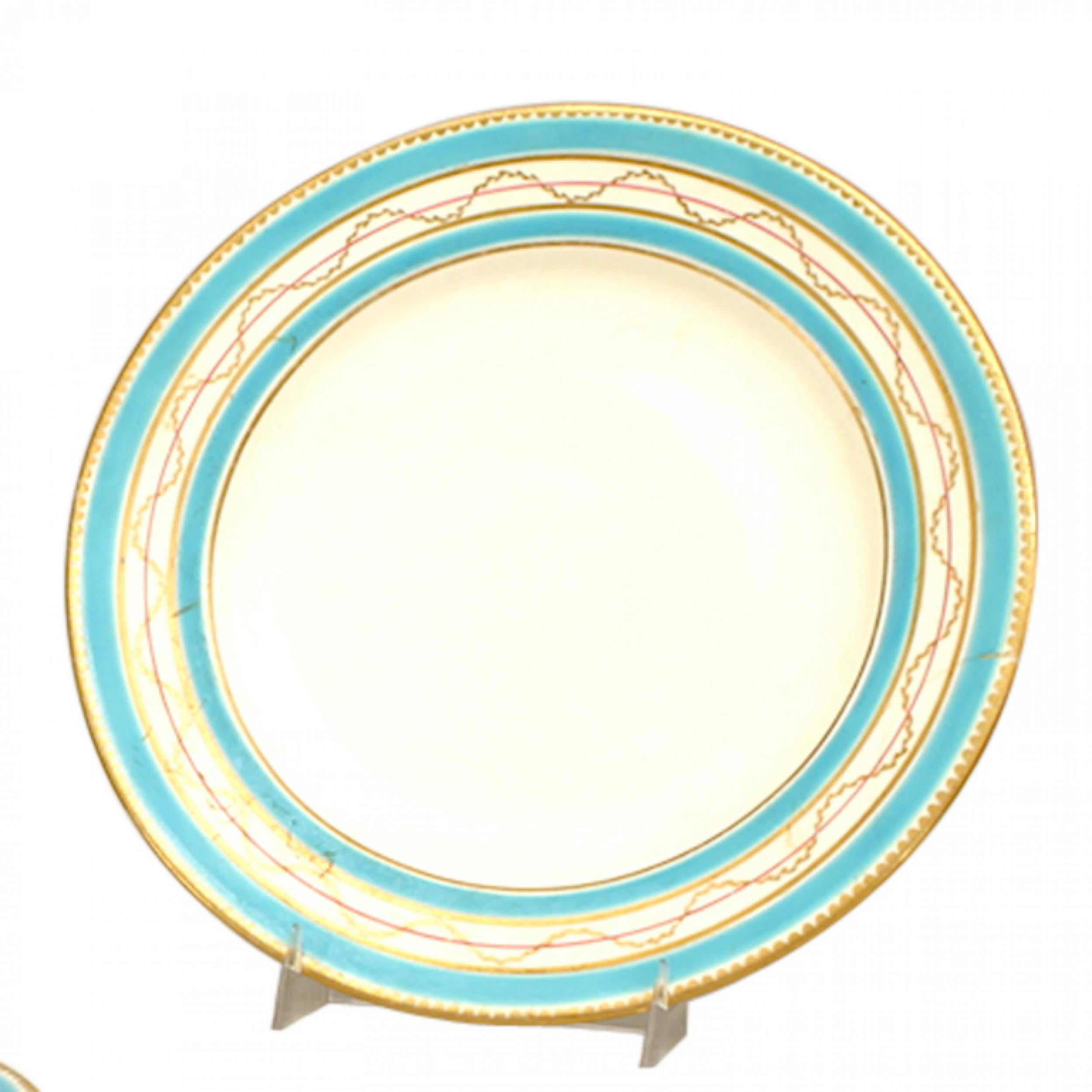 Conjunto de 14 platos de postre de porcelana blanca francesa victoriana (siglo XIX) con bandas azules y bordes dorados (9 platos de postre y 2 platos de servicio sobre pedestal y 3 cuencos de 9¼