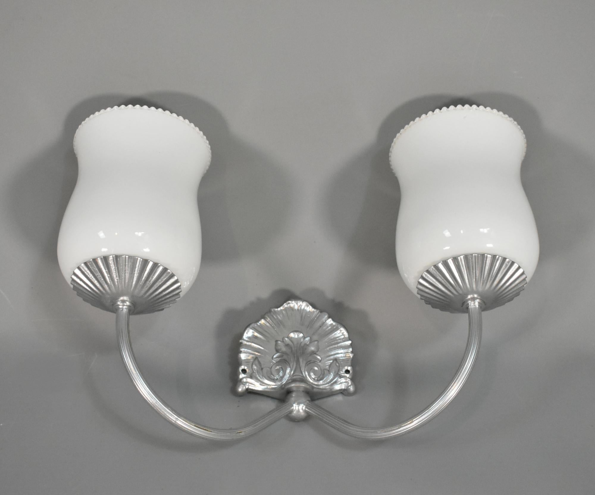 Mid-Century Modern Set of French Vintage Bathroom Accessories For Sale
