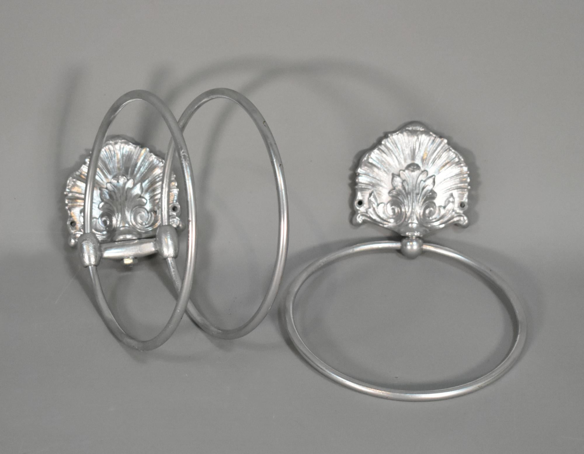 20th Century Set of French Vintage Bathroom Accessories For Sale