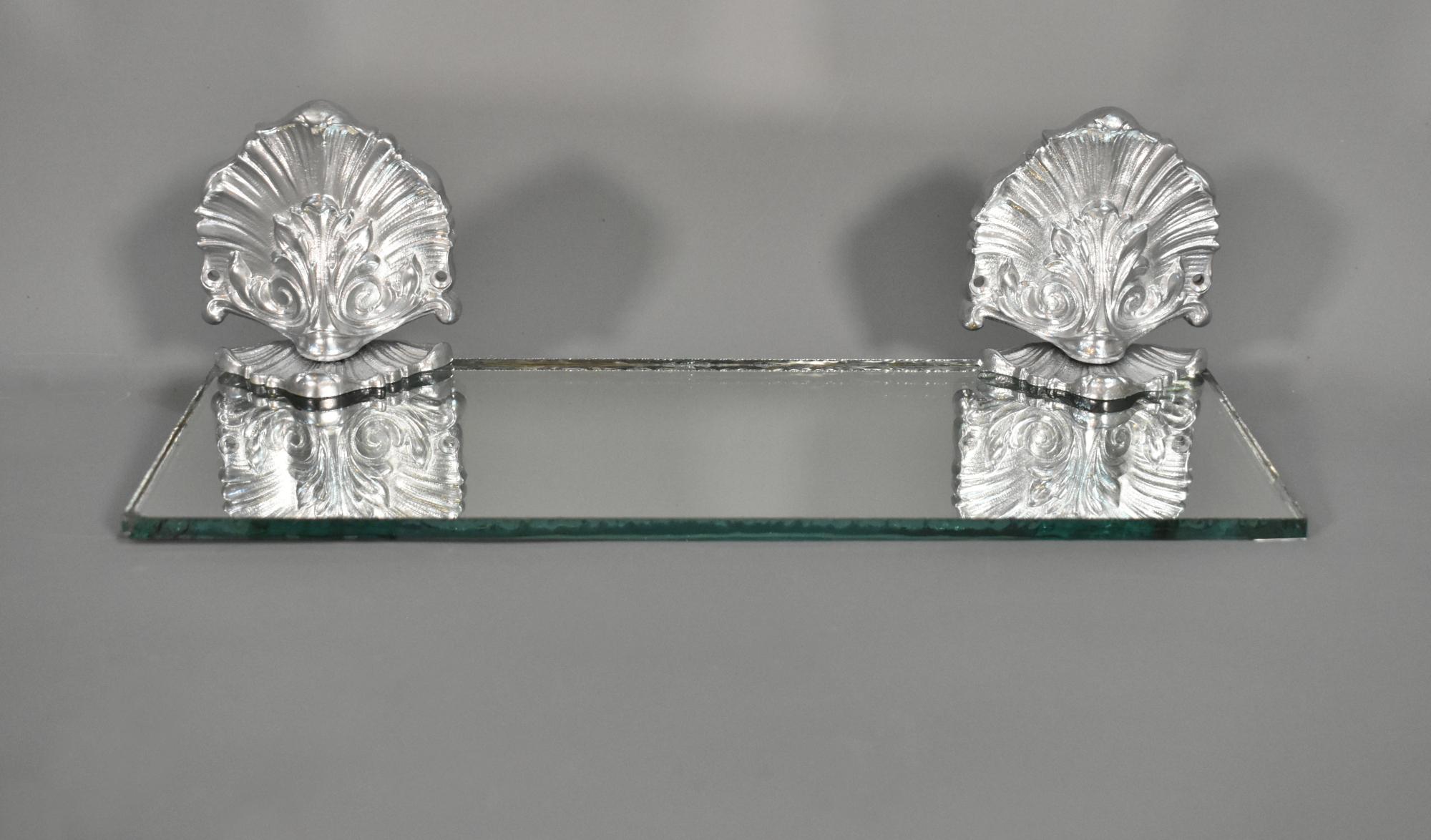 Set of French Vintage Bathroom Accessories For Sale 2