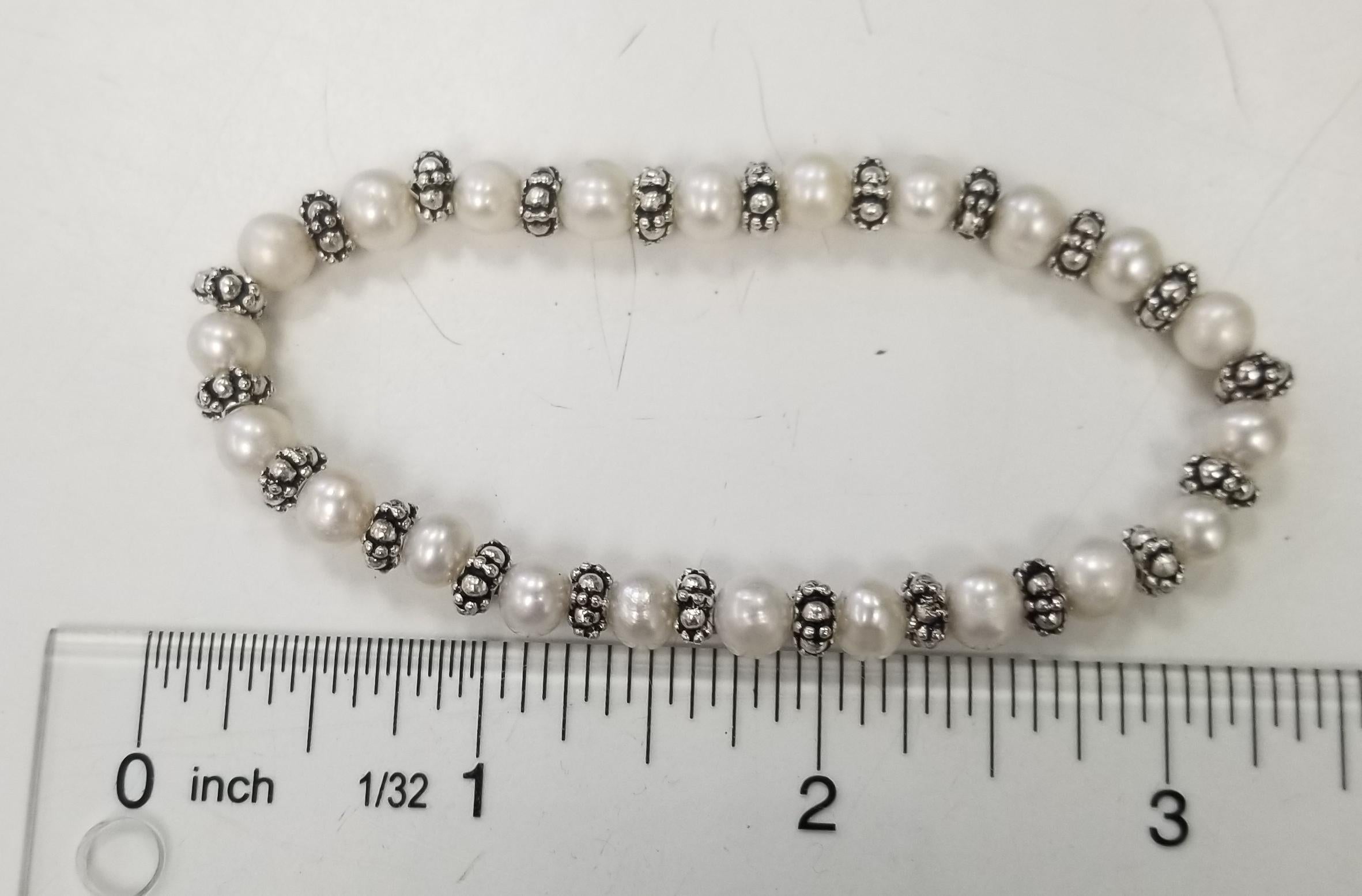 Contemporain Ensemble de collier, bracelet et boucles d'oreilles en perles de culture d'eau douce avec rondelles en vente