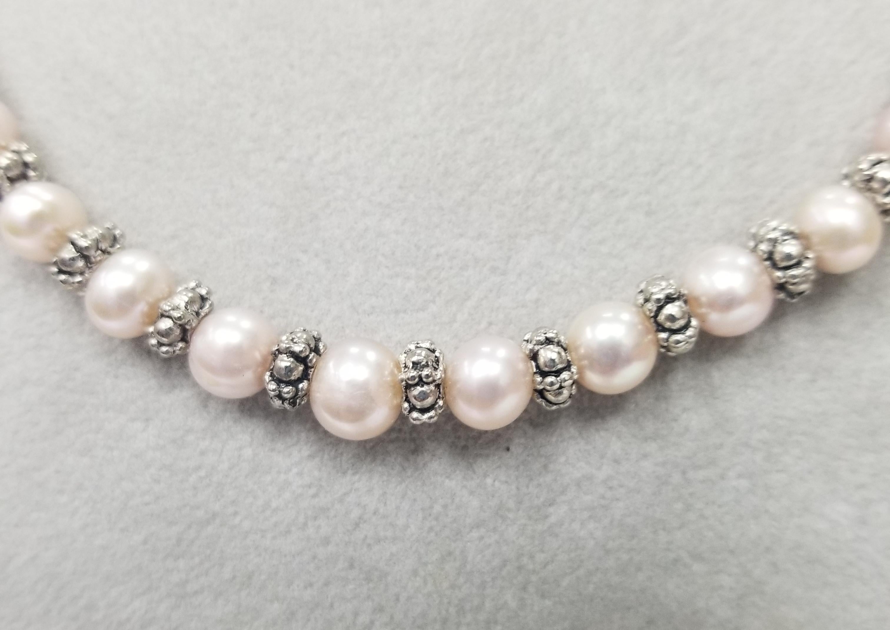 Contemporain Ensemble de collier, bracelet et boucles d'oreilles en perles de culture roses d'eau douce avec Rondel en vente
