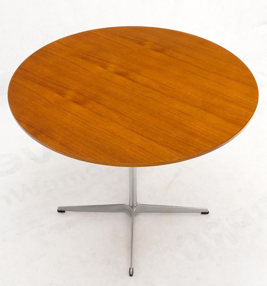 Set of Fritz Hansen Round Teak Dining Table & 4 Barrel Back Arm Chairs 7