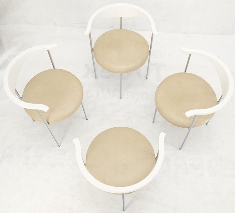 Set of Fritz Hansen Round Teak Dining Table & 4 Barrel Back Arm Chairs For Sale 10
