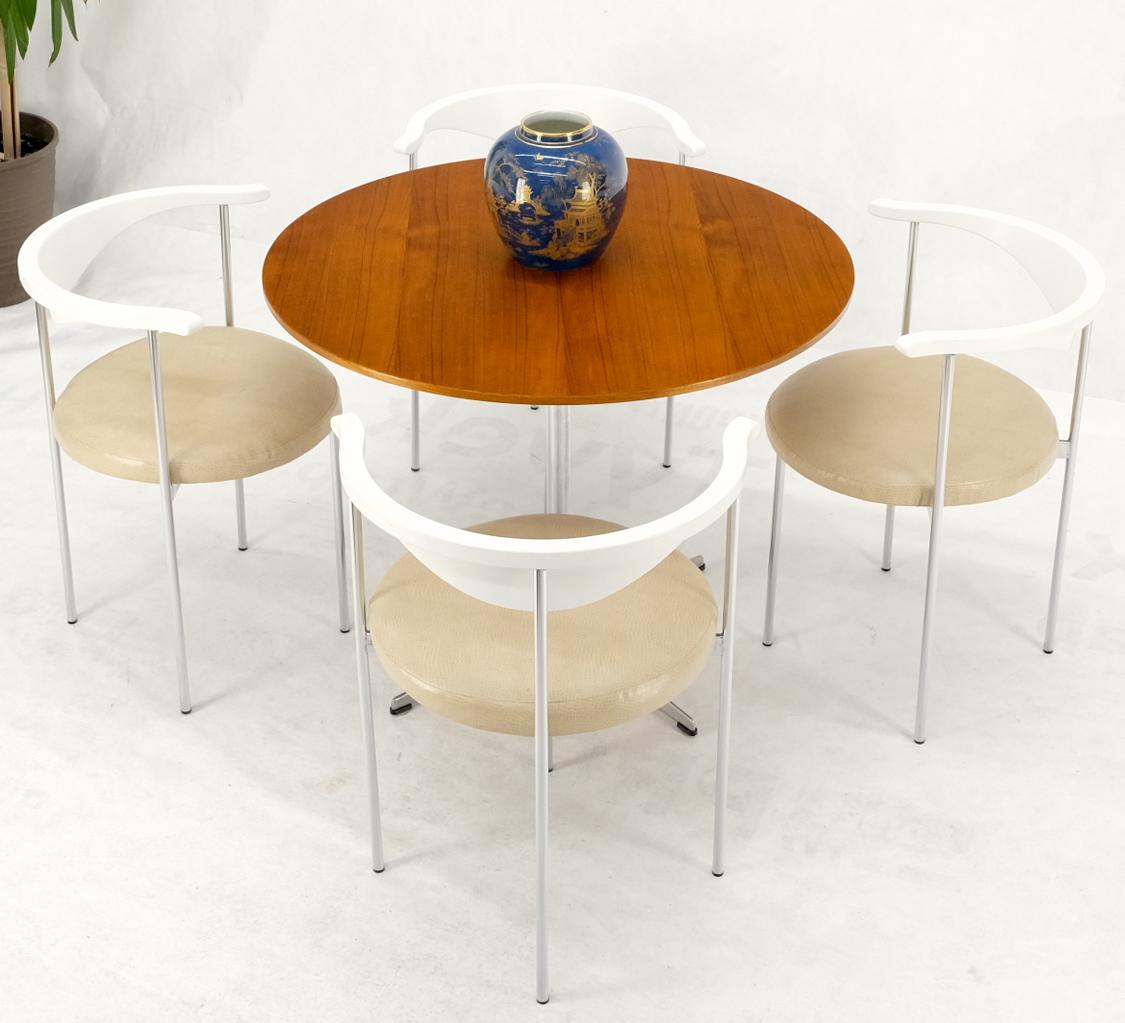 Set of Fritz Hansen Round Teak Dining Table & 4 Barrel Back Arm Chairs In Good Condition In Rockaway, NJ