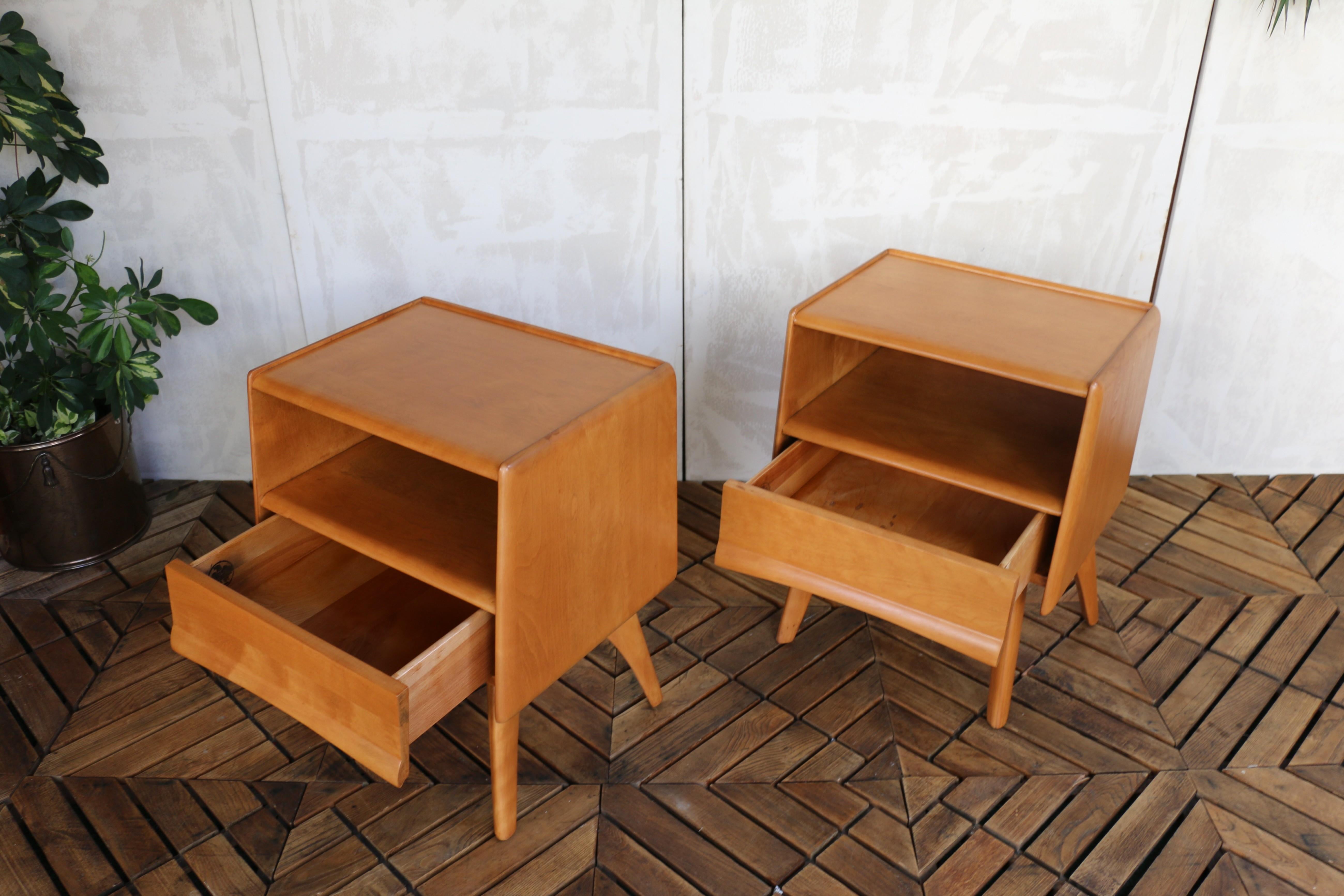 Set aus Kopfteil mit Nachttisch in voller Größe von Heywood-Wakefield Co. im Angebot 11