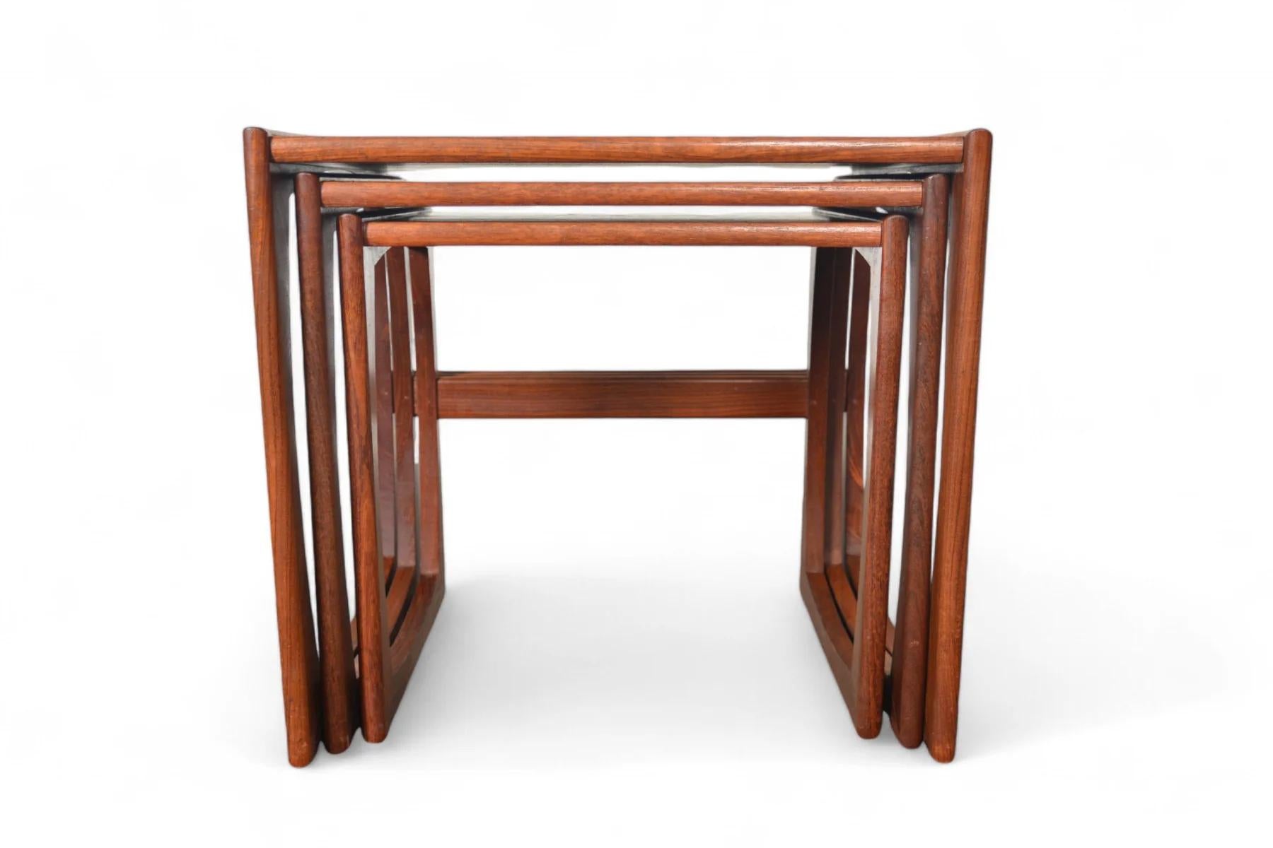 English Set of G Plan Quadrille Nesting Tables in Teak #2 For Sale