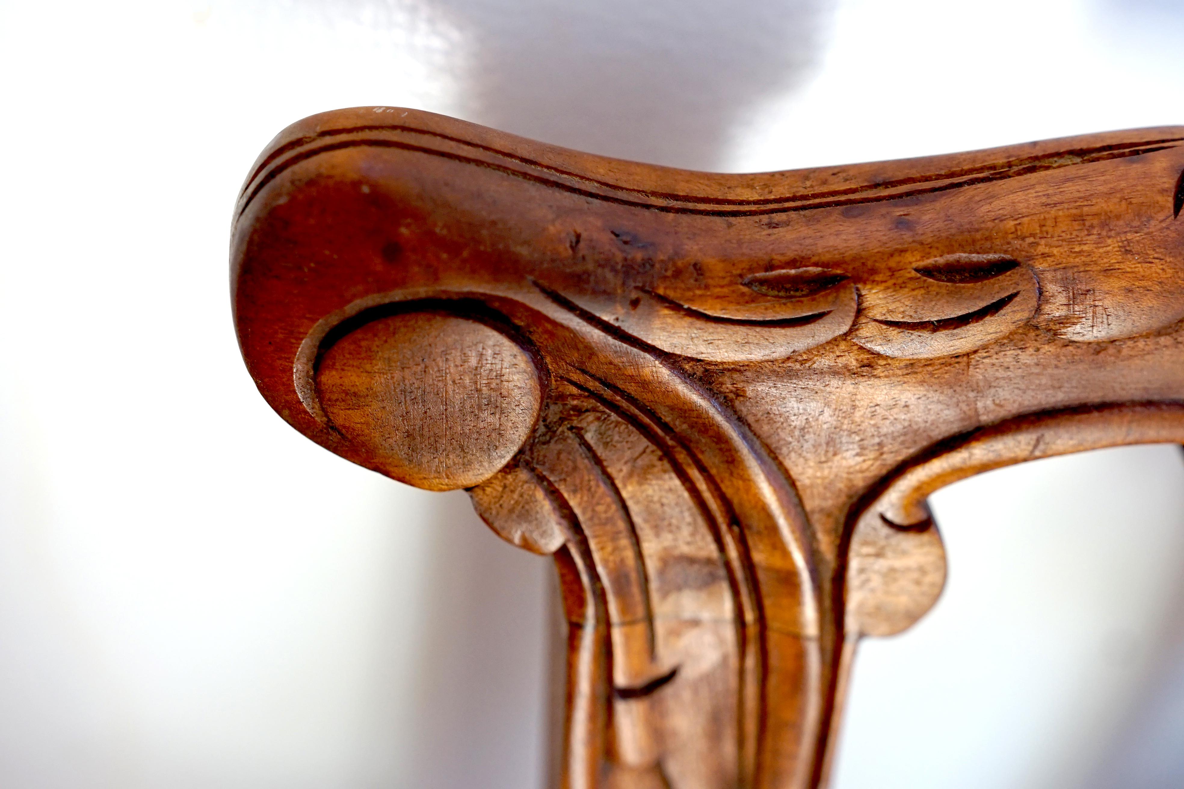 Ensemble de fauteuils George III en cuir et acajou sculptés à la main de style Chippendale en vente 6