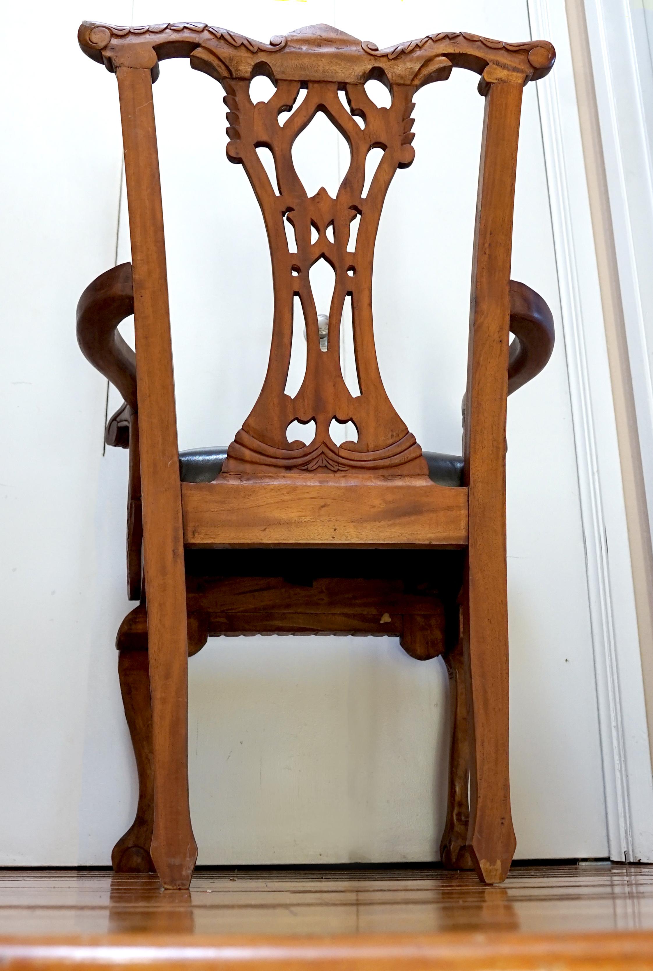 Leder und Mahagoni handgeschnitzt im Chippendale-Stil, Sessel im George-III-Stil im Angebot 9