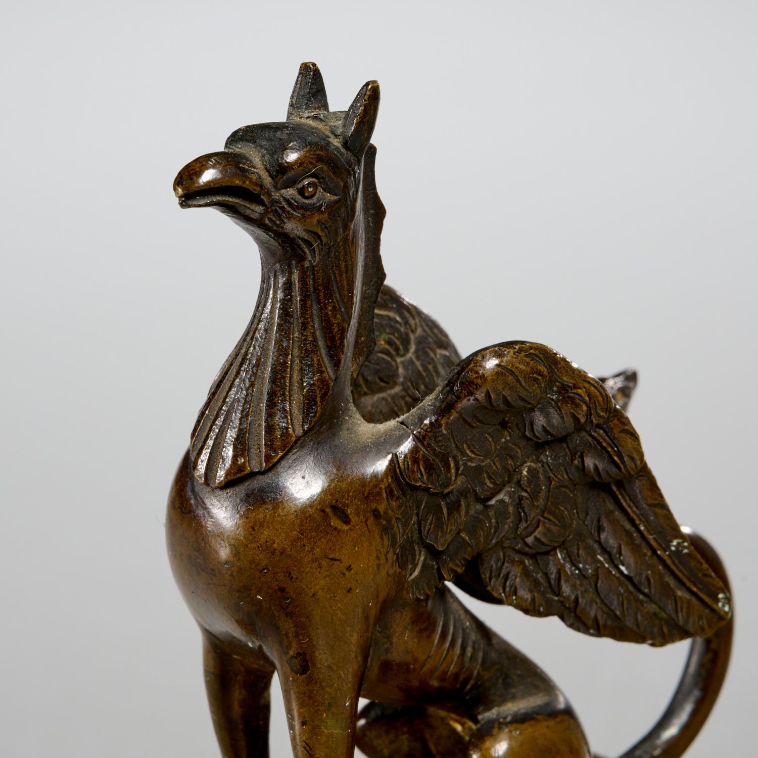  Set of George III of Chambers Style  Bronze Neoclassical  Griffin Candlesticks  In Good Condition For Sale In Montreal, QC