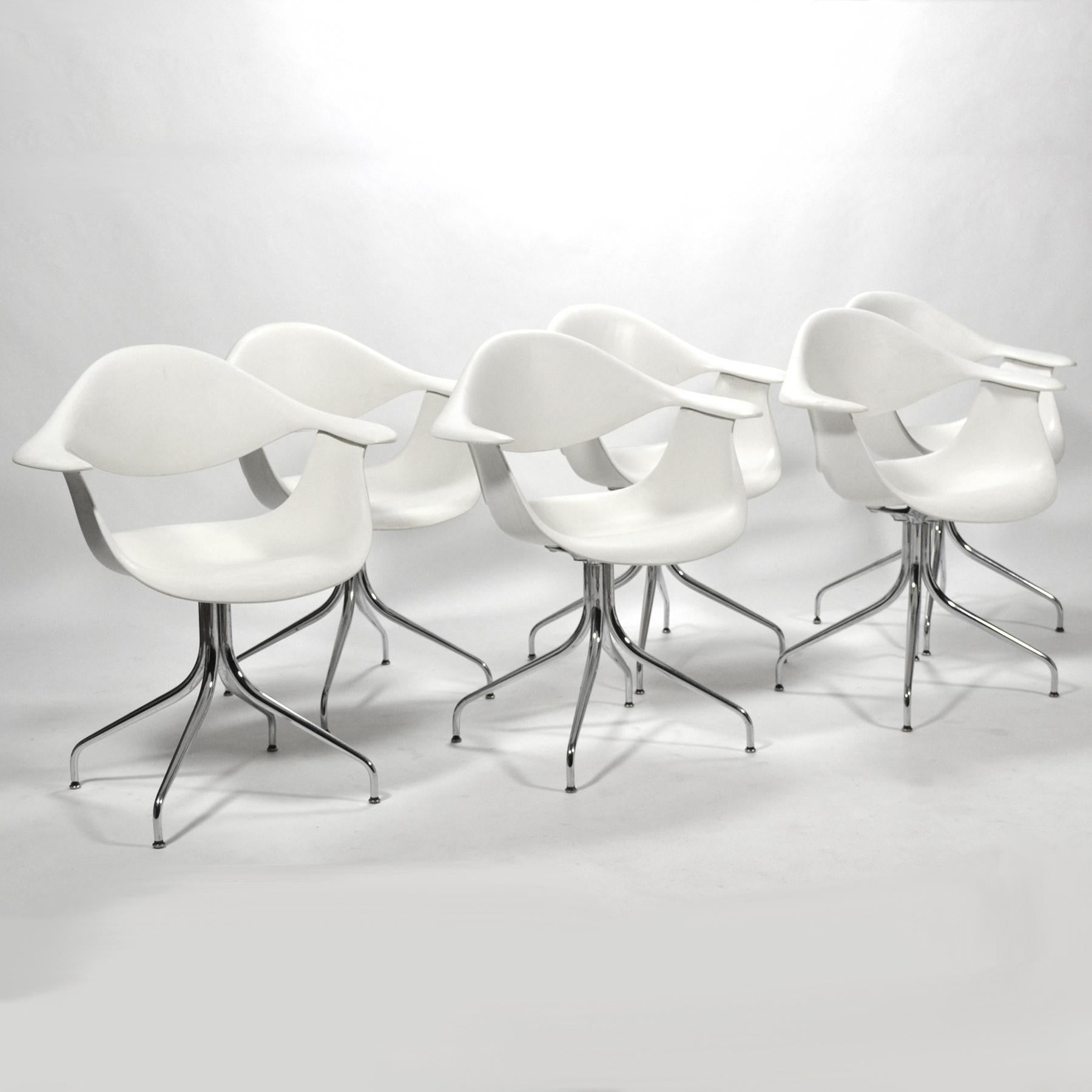 Les modèles de chaises à piétement traînant du bureau de George Nelson ont été conçus pour répondre à son désir de créer une chaise avec un beau piétement 