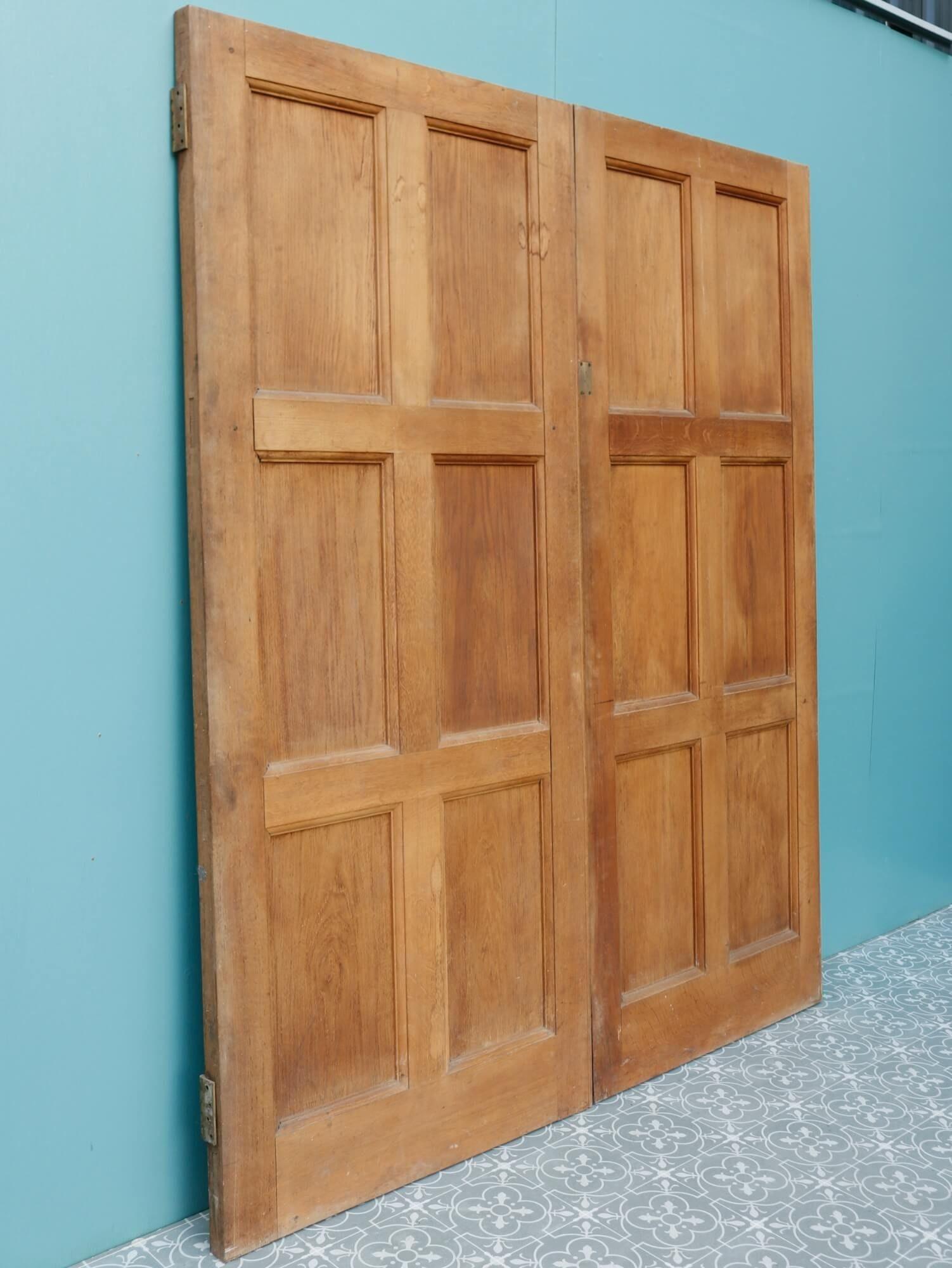 Set of Georgian Style Oak Double Doors with Frame 2