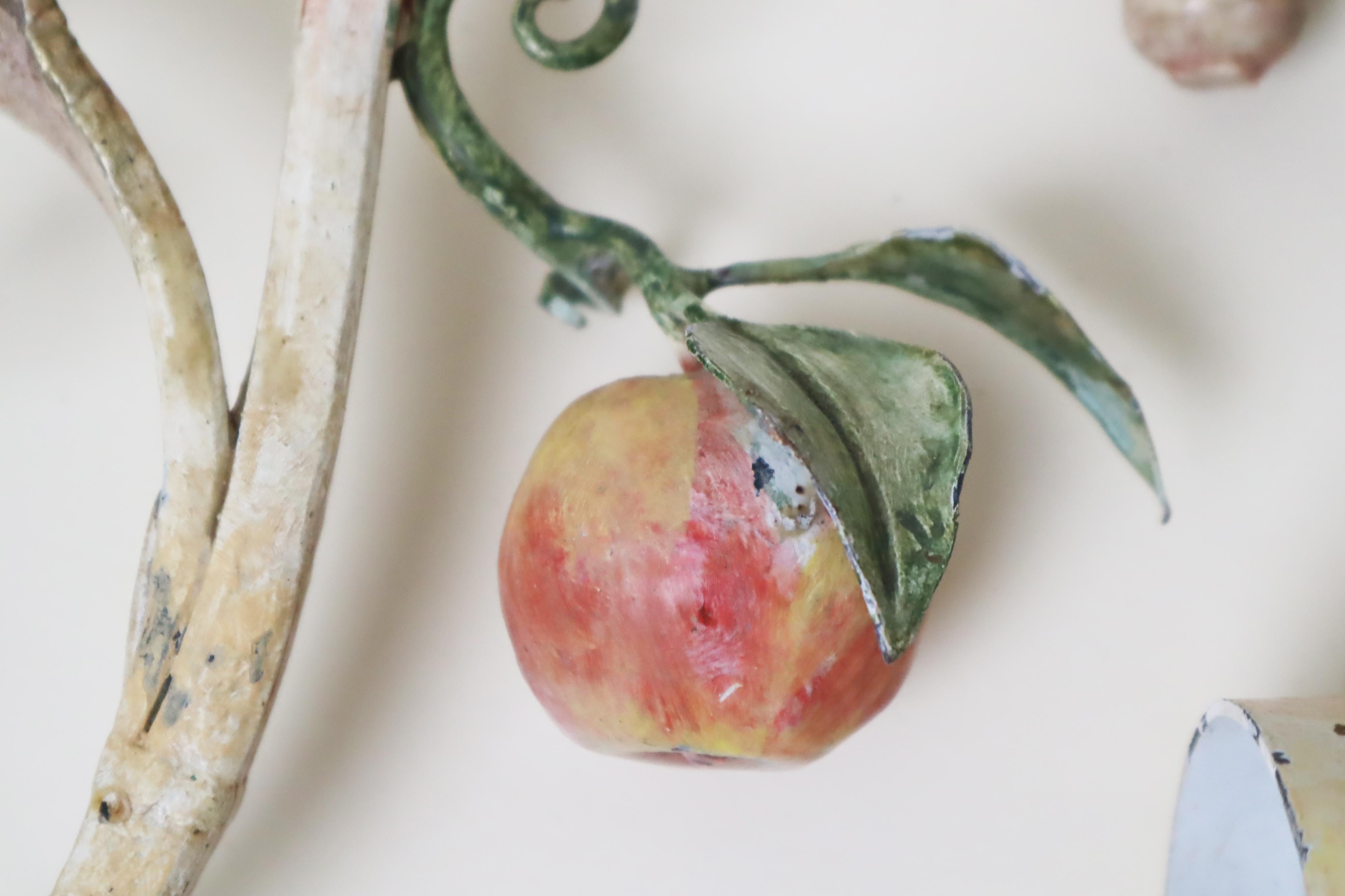 Juego de Lámparas de Pared Gigantes de Casa de Campo Forjadas a Mano Manzana, Cereza y Uvas en venta 2