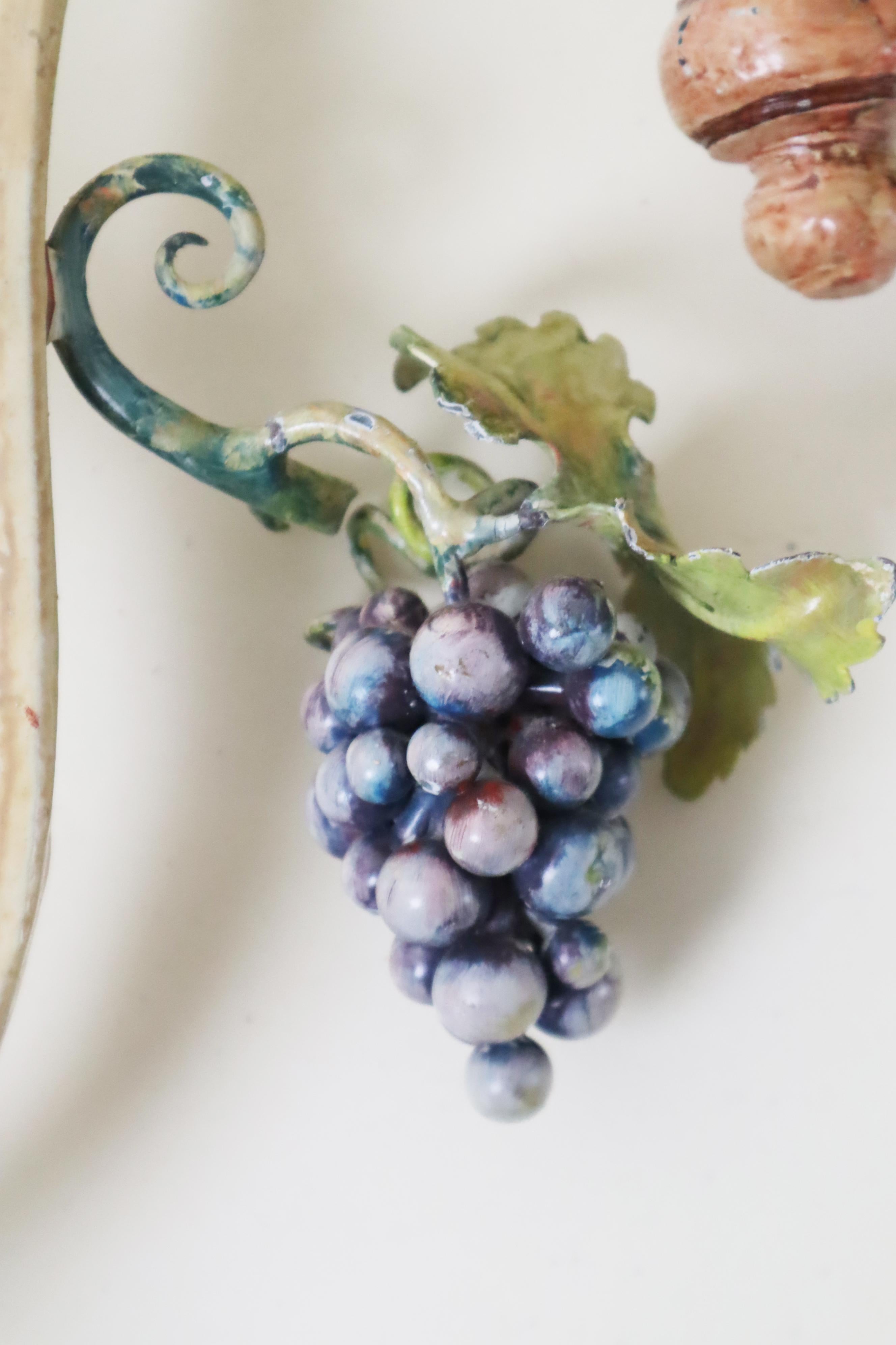 Juego de Lámparas de Pared Gigantes de Casa de Campo Forjadas a Mano Manzana, Cereza y Uvas en venta 4