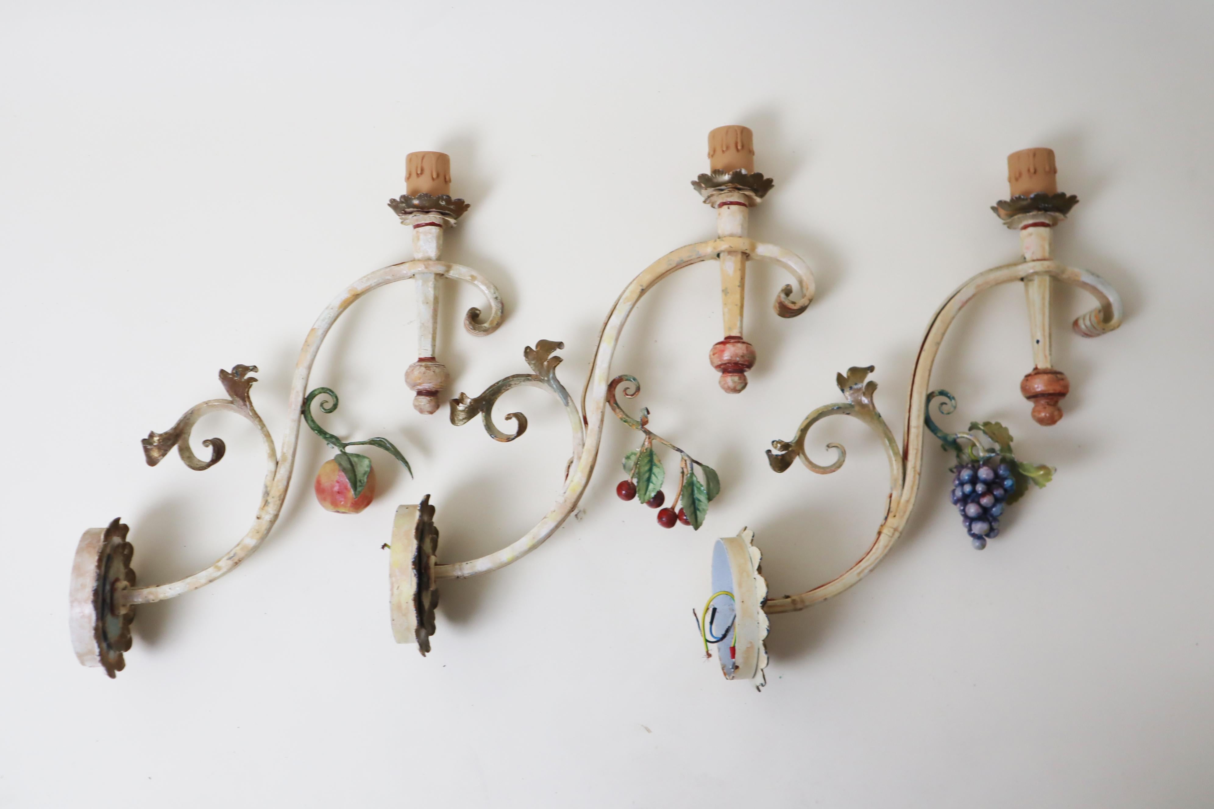 Juego de Lámparas de Pared Gigantes de Casa de Campo Forjadas a Mano Manzana, Cereza y Uvas en venta 5