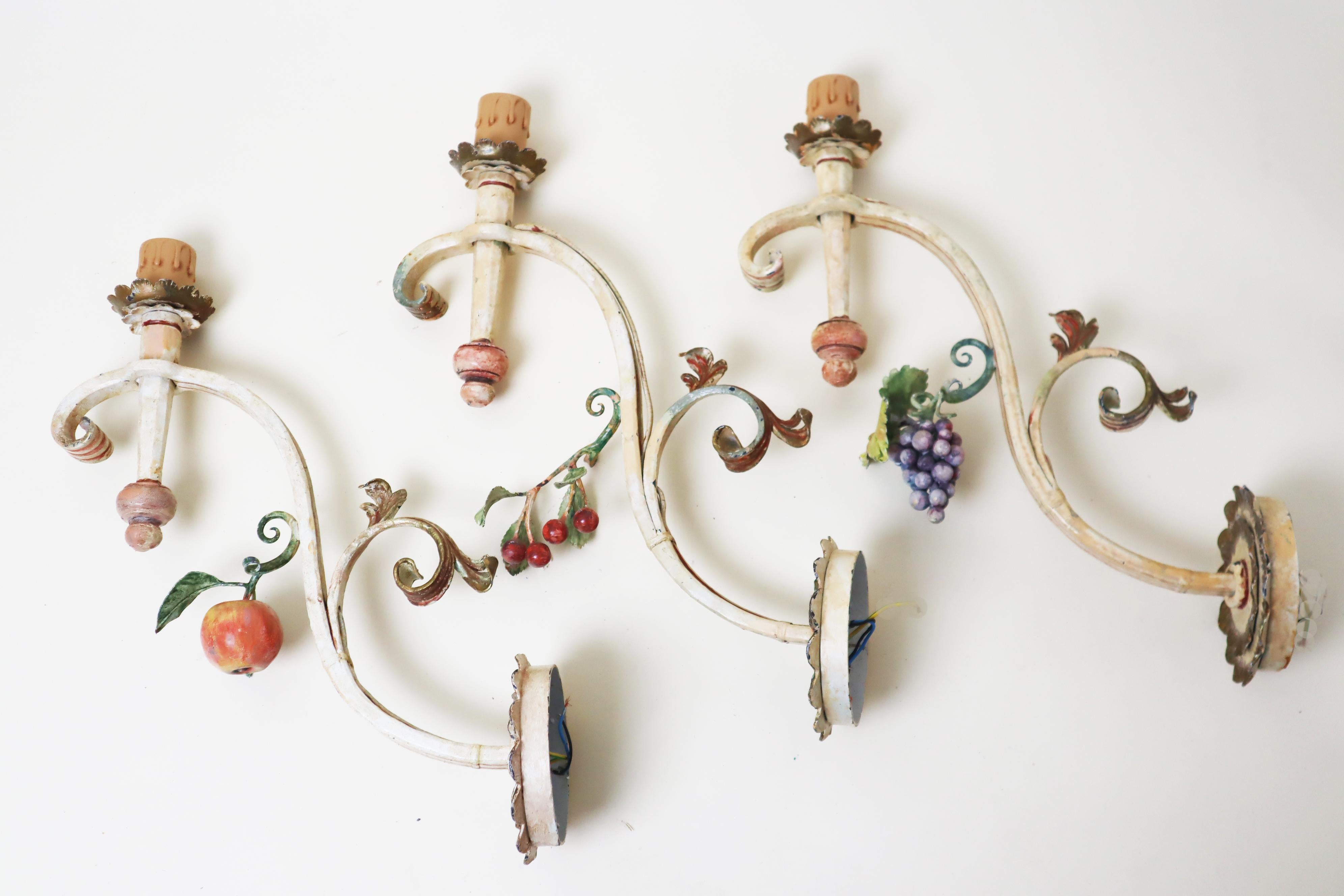 Juego de Lámparas de Pared Gigantes de Casa de Campo Forjadas a Mano Manzana, Cereza y Uvas clásico estadounidense en venta