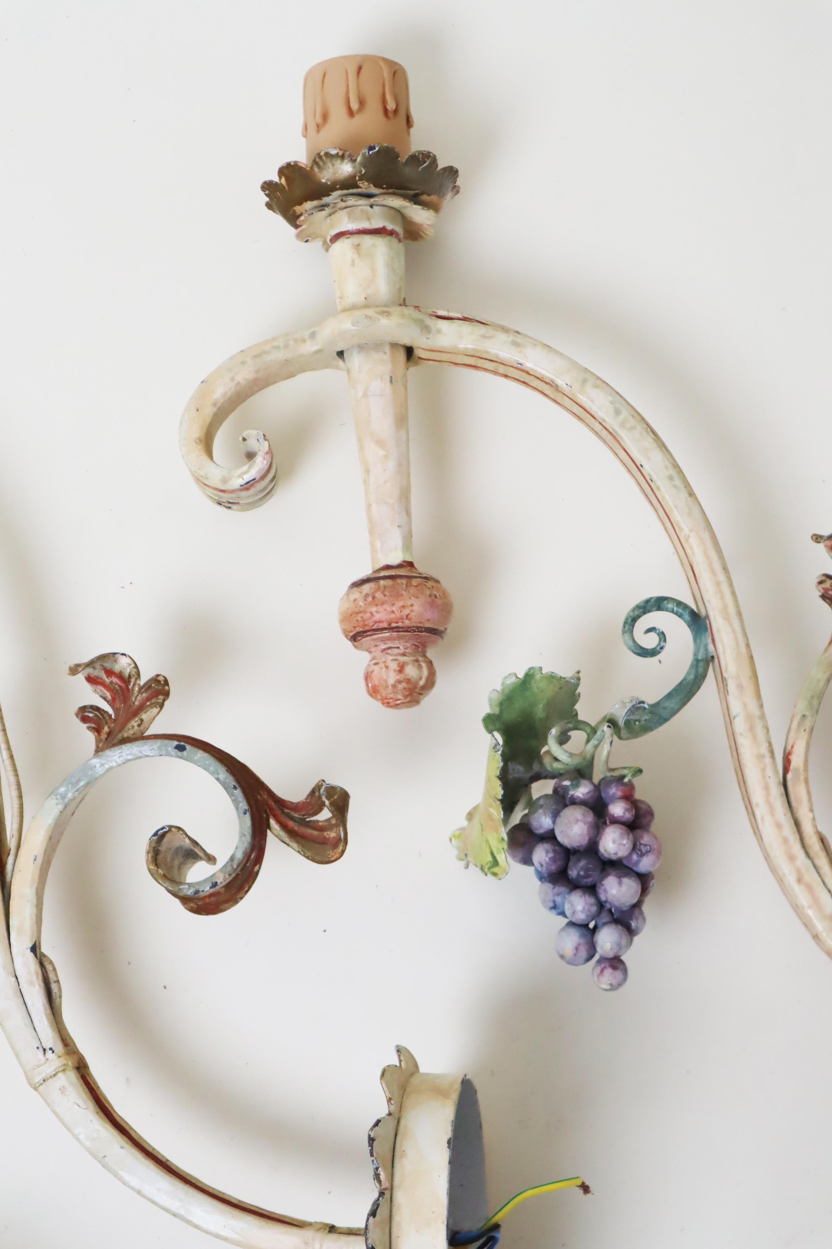 Juego de Lámparas de Pared Gigantes de Casa de Campo Forjadas a Mano Manzana, Cereza y Uvas Italiano en venta