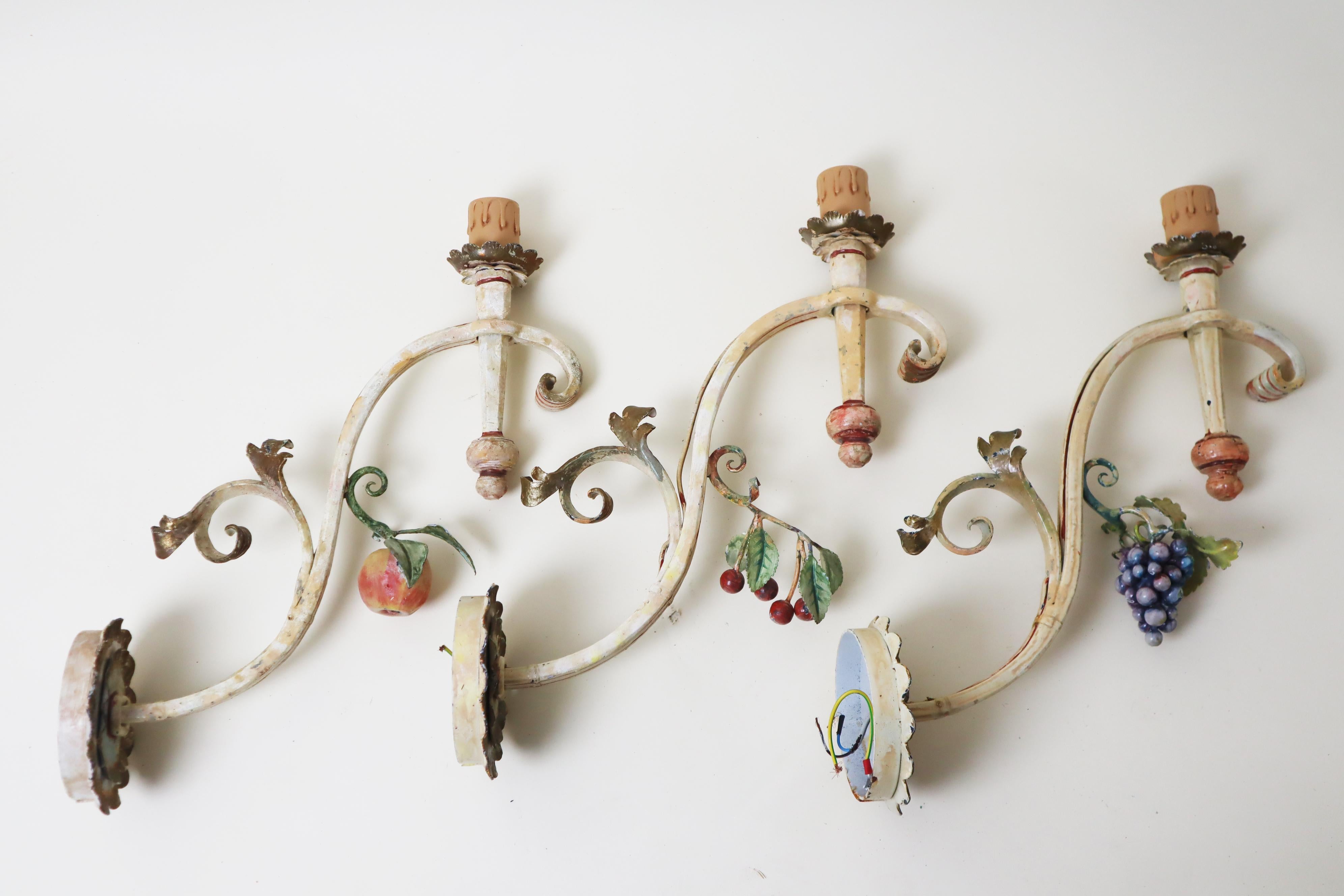 Juego de Lámparas de Pared Gigantes de Casa de Campo Forjadas a Mano Manzana, Cereza y Uvas Hierro en venta