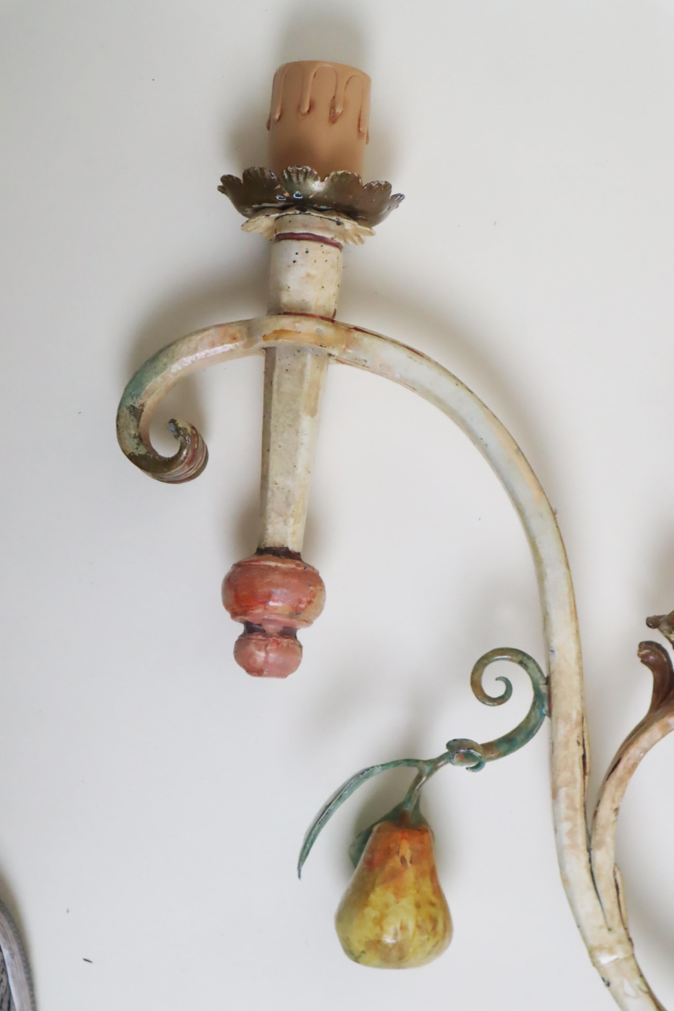 Forgé Ensemble d'appliques géantes forgées à la main Pomme, prune et poire en vente