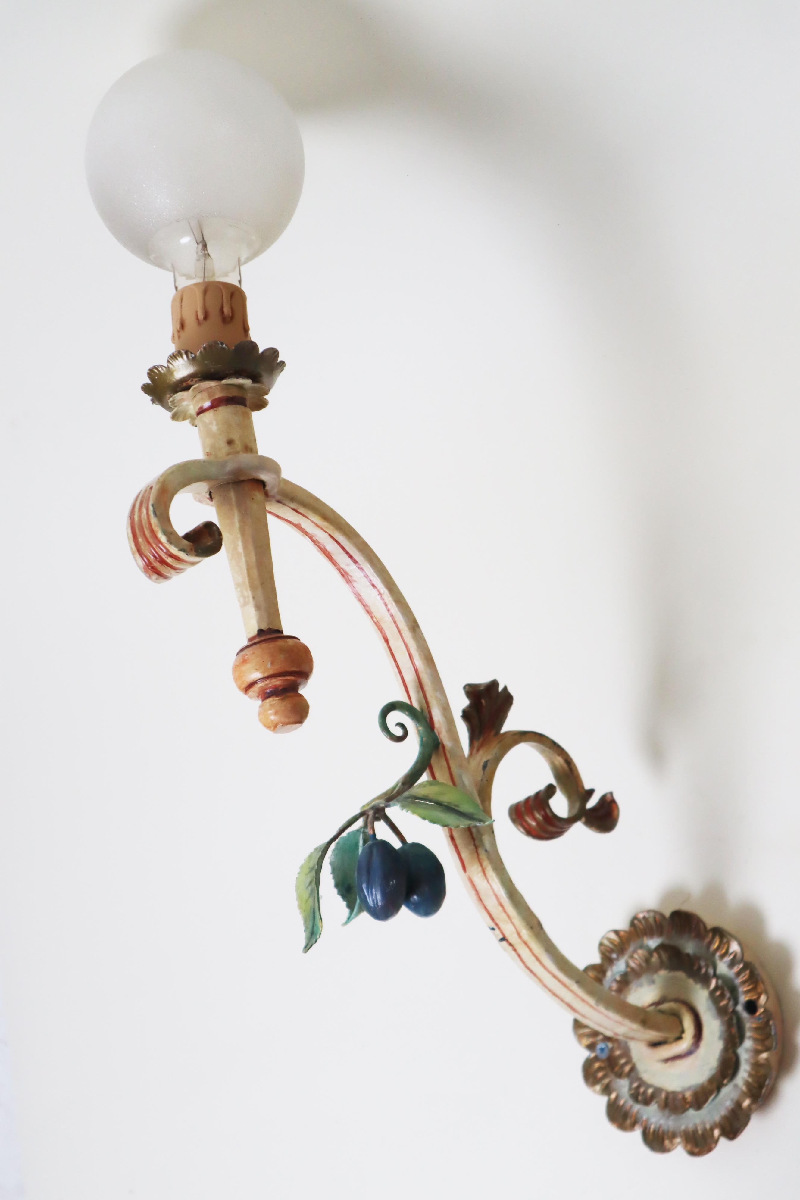 Fer Ensemble d'appliques géantes forgées à la main Pomme, prune et poire en vente