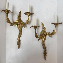 Ensemble d'appliques Louis XV en bronze doré, vendu par paire