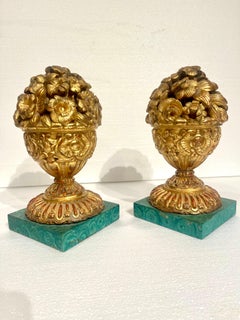 Set di cesti floreali in legno d'orato Frammenti architettonici