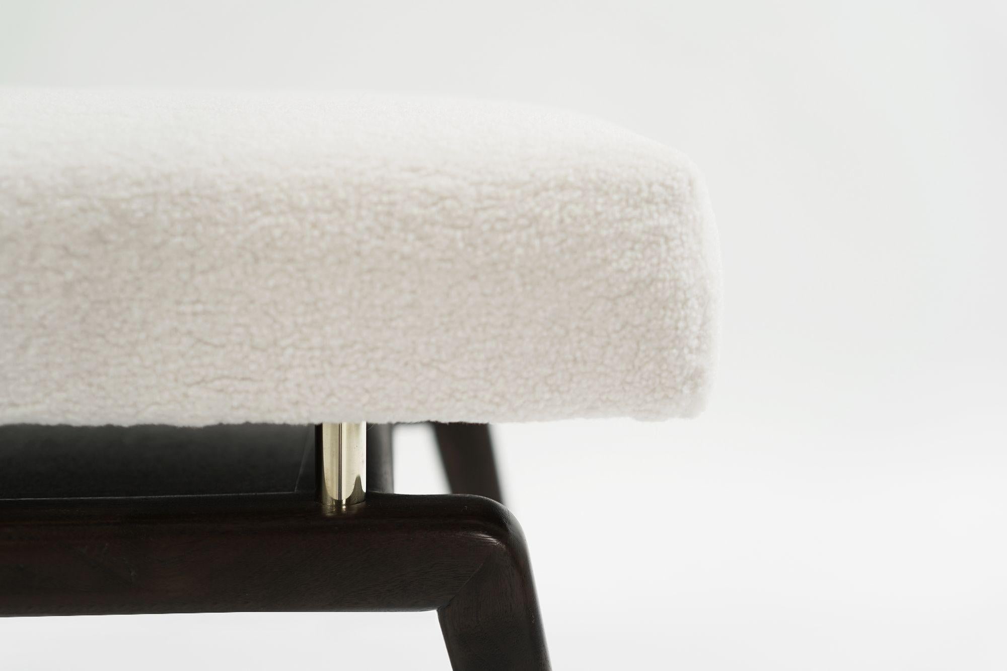 Set di panche GIO Serie 32 in noce speciale di Stamford Modern in vendita 9