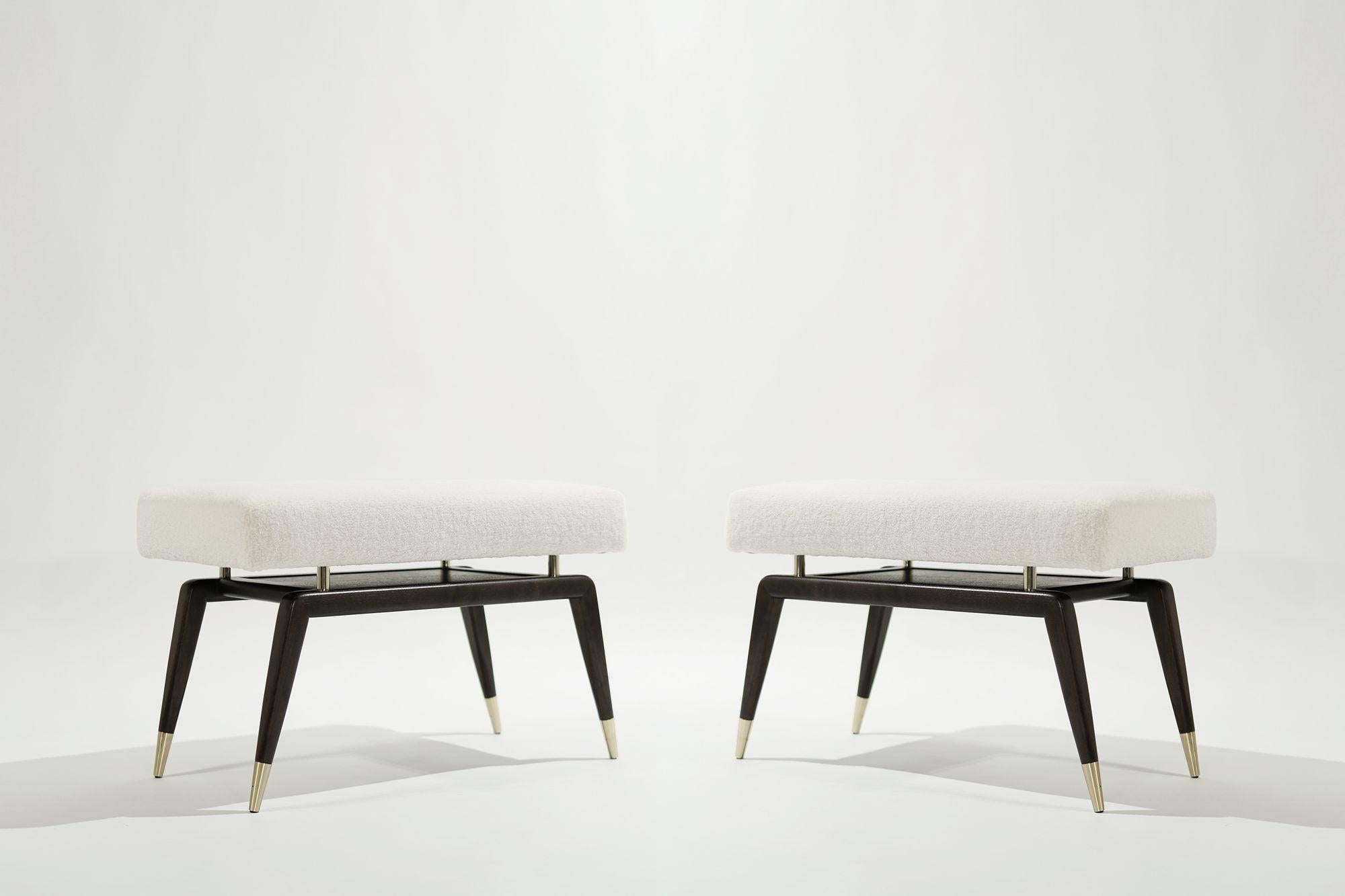 Set di panche GIO Serie 32 in noce speciale di Stamford Modern In condizioni Nuovo in vendita a Westport, CT