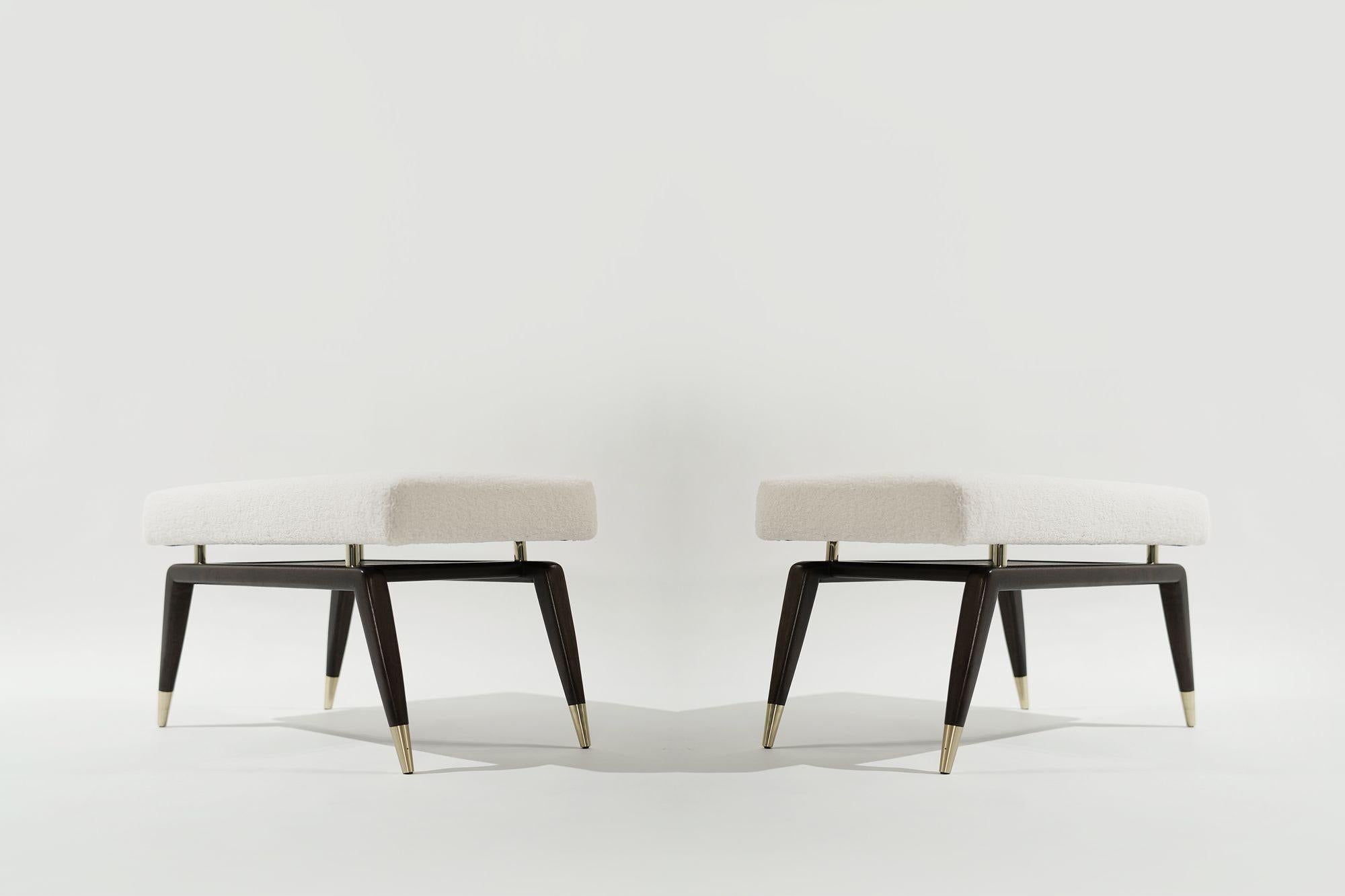 Set di panche GIO Serie 32 in noce speciale di Stamford Modern in vendita 1