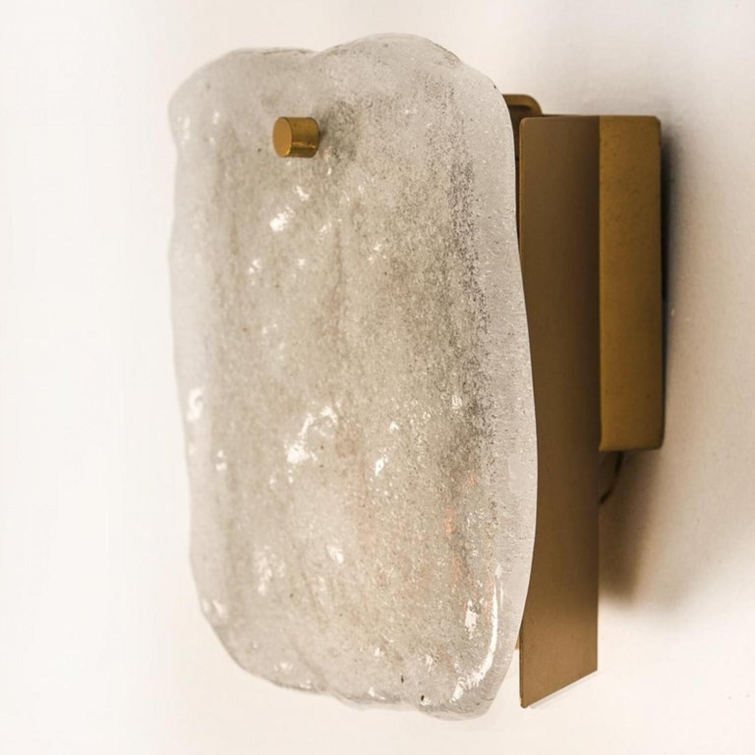 Conjunto de lámparas de cristal y latón diseñadas por J.T. Kalmar, Austria, años 60 en venta 5