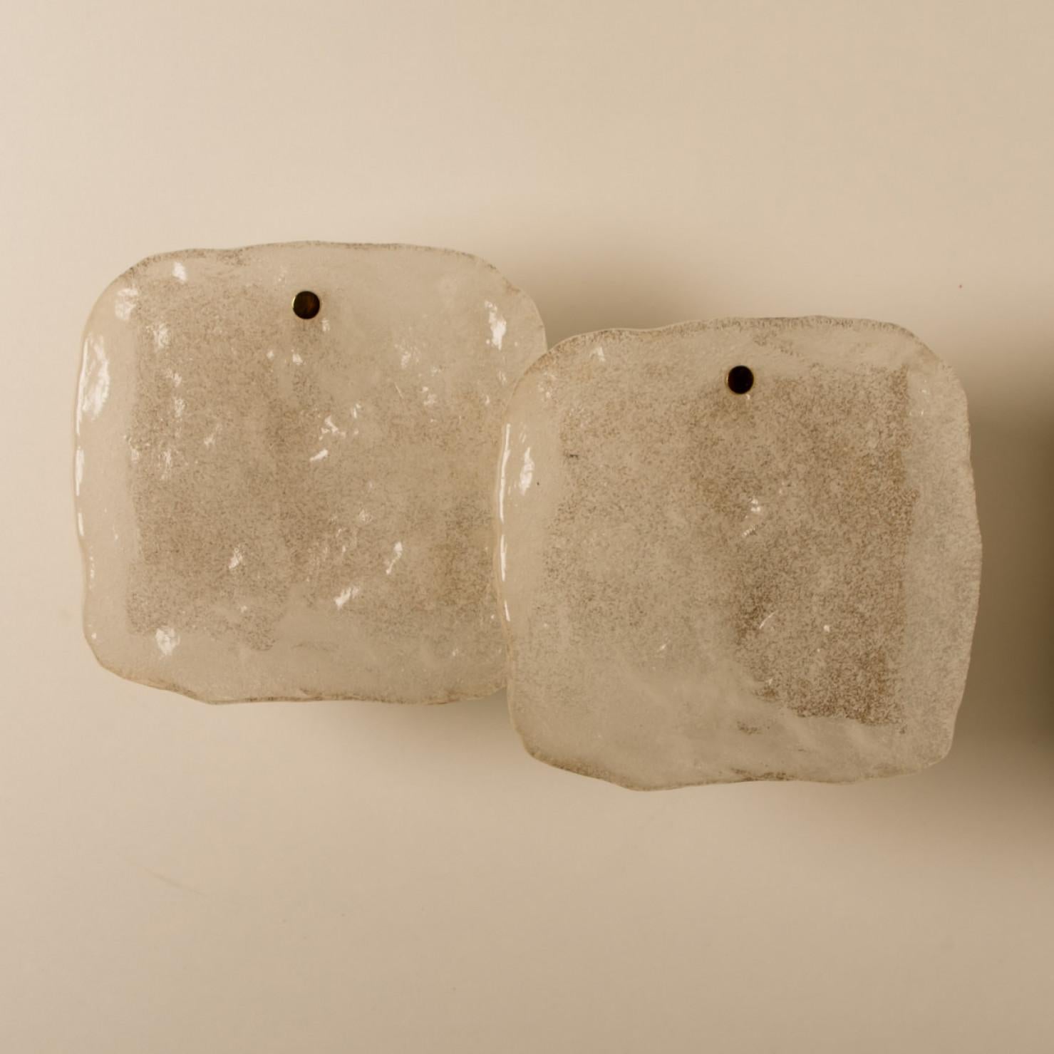 Ensemble de luminaires en verre et en laiton conçus par J.T Kalmar, Autriche, années 1960 Bon état - En vente à Rijssen, NL